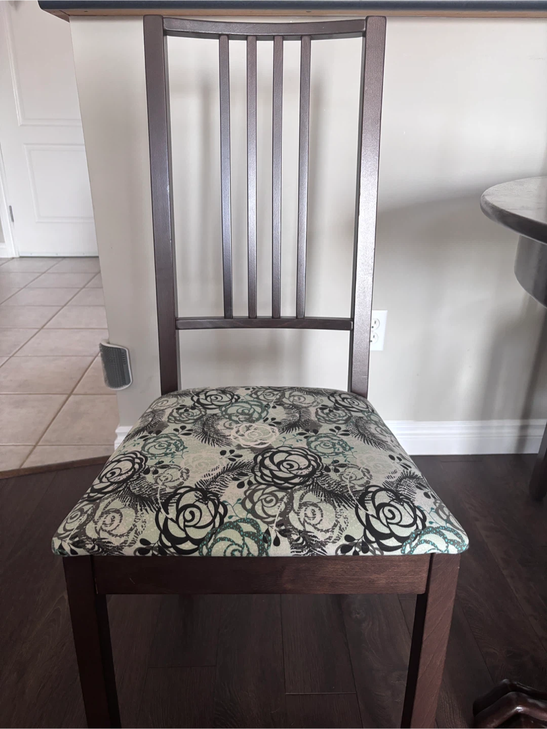 Round Wood Dining Table with 6 Chairs - photo 3
