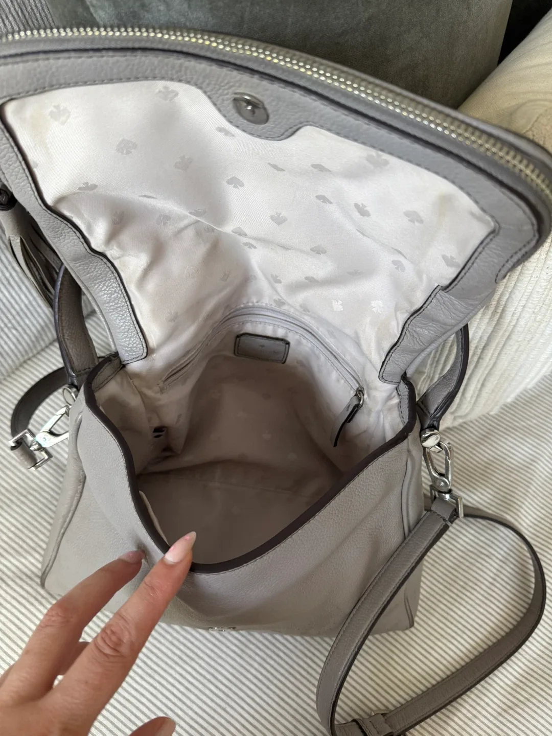 Michael Kors Crossbody Purse image indicator(4)