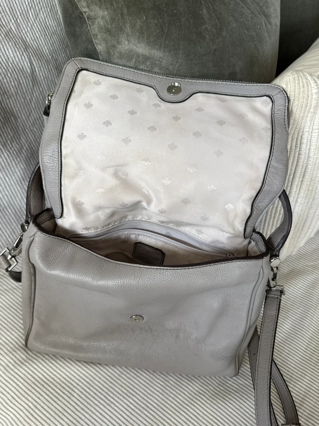 Michael Kors Crossbody Purse image indicator(3)