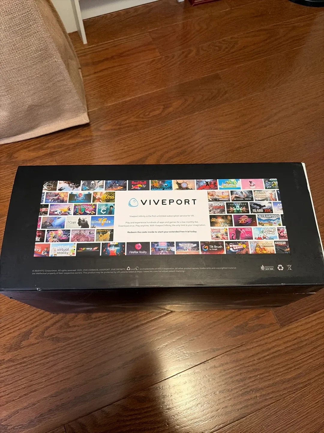 HTC Vive Cosmos VR Headset w/ Box image indicator(2)