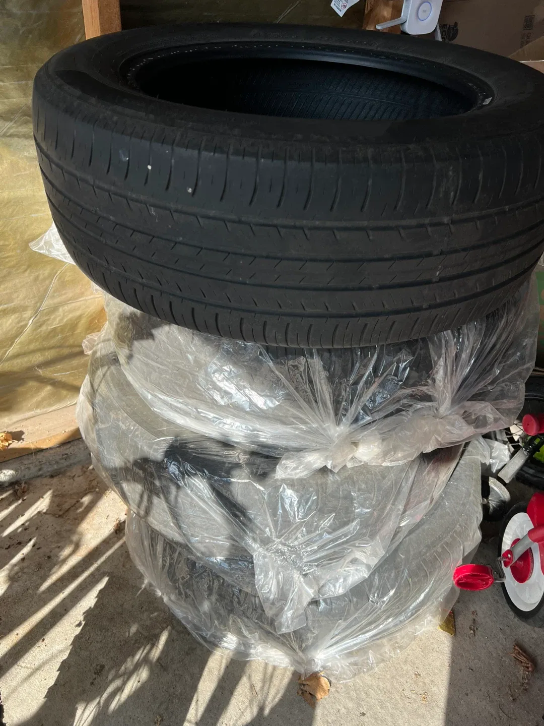 Hankook 235/60R18 Tire image indicator(3)