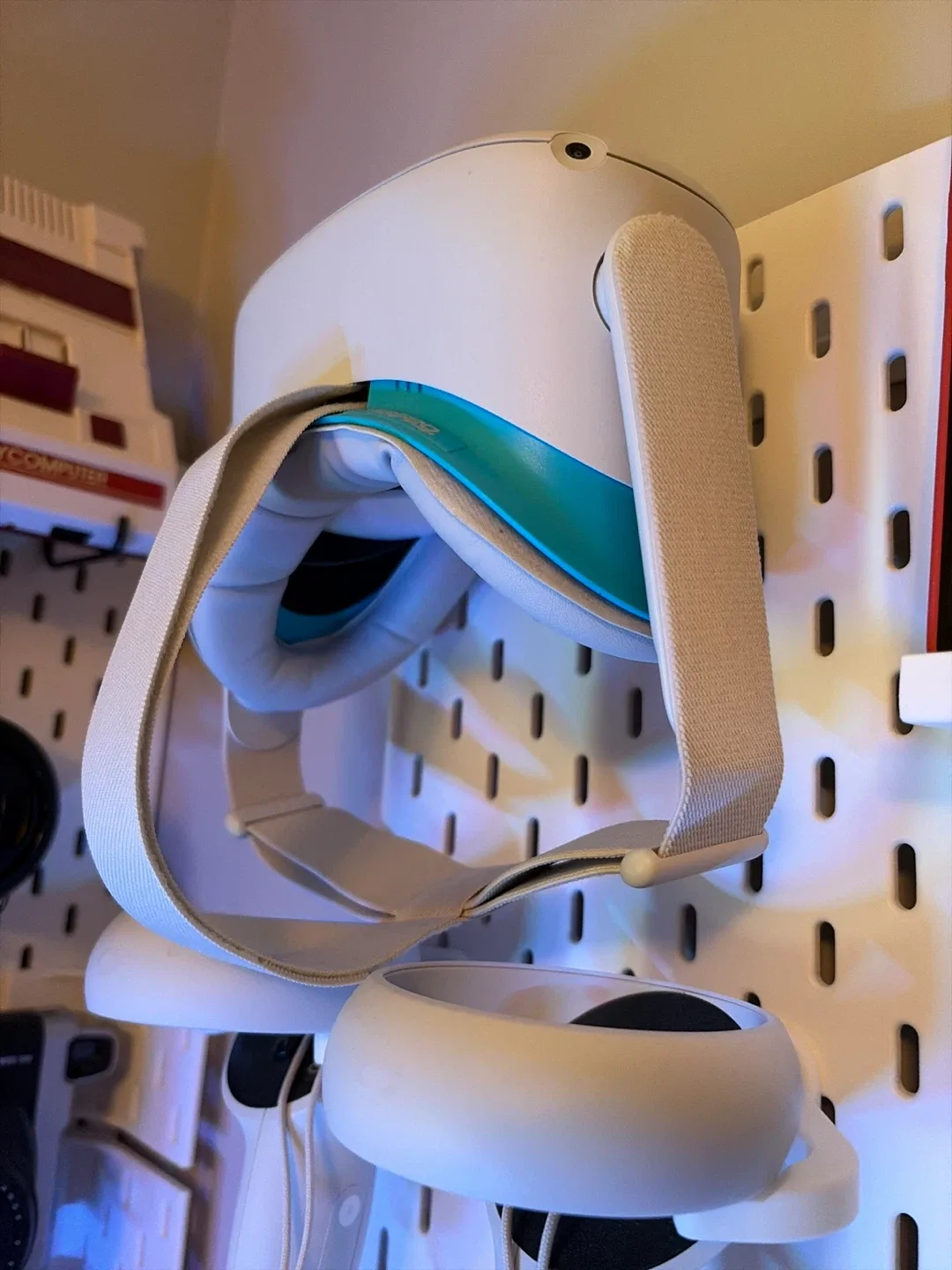 Meta Quest 2 VR Headset image indicator(2)