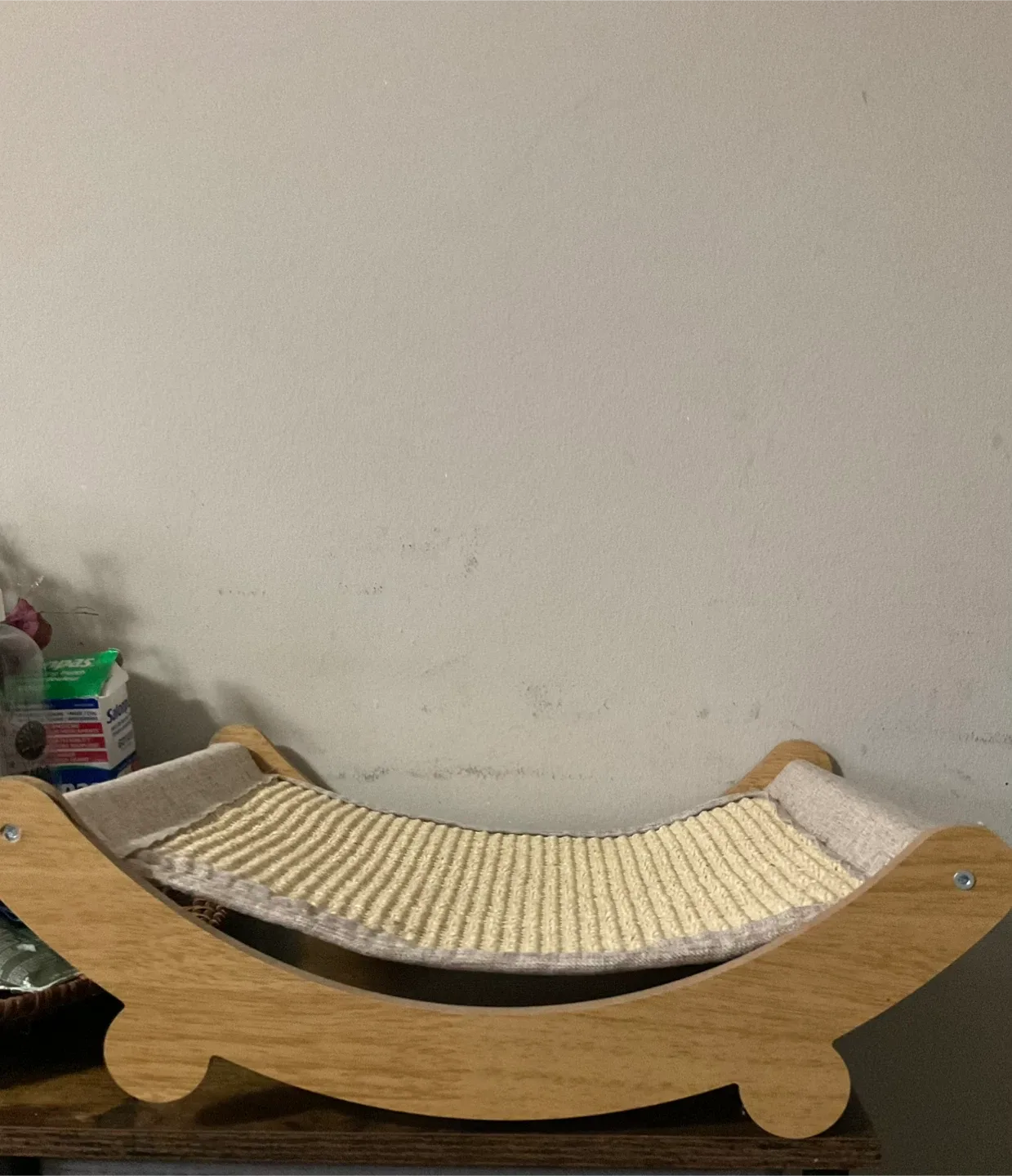 Cat Hammock with Scratching Pad image indicator(2)