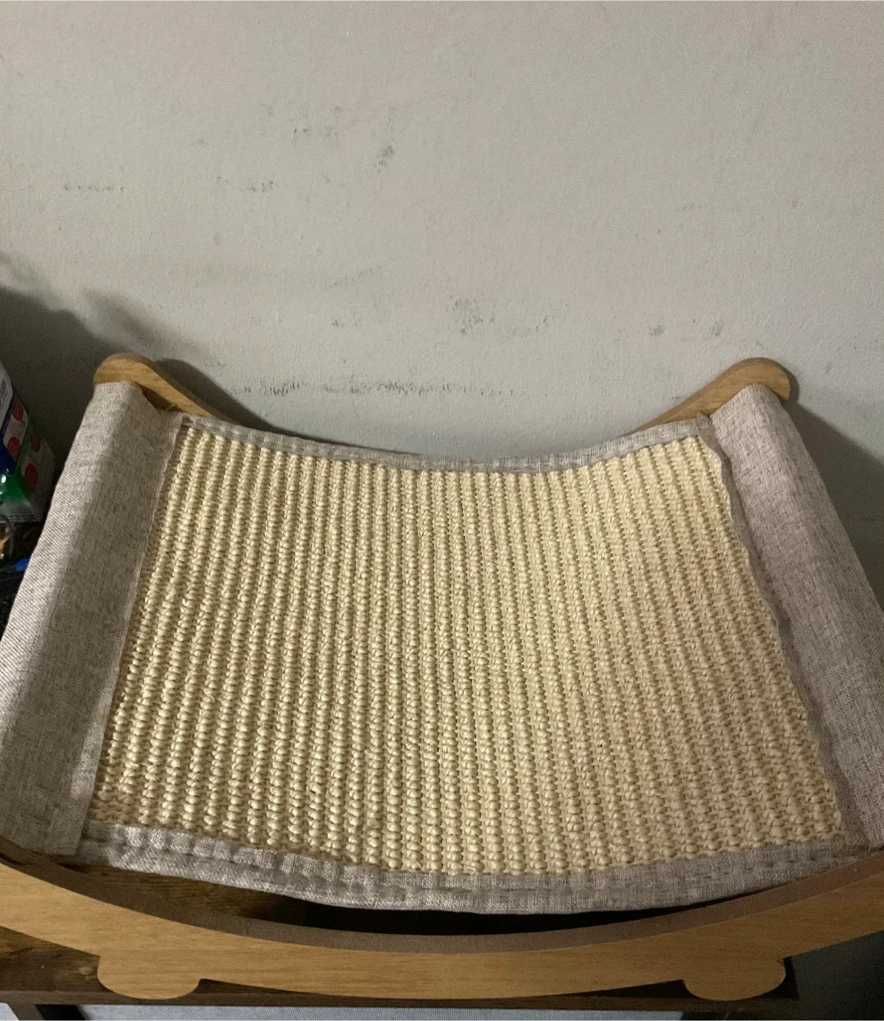 Cat Hammock with Scratching Pad image indicator(3)