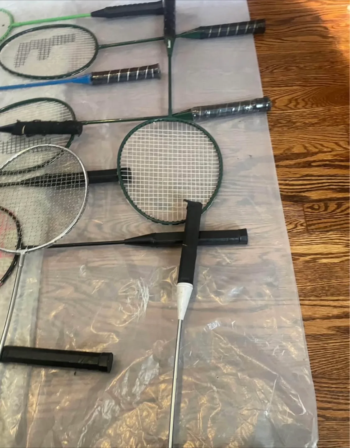 Badminton Rackets and Shuttlecocks image indicator(4)
