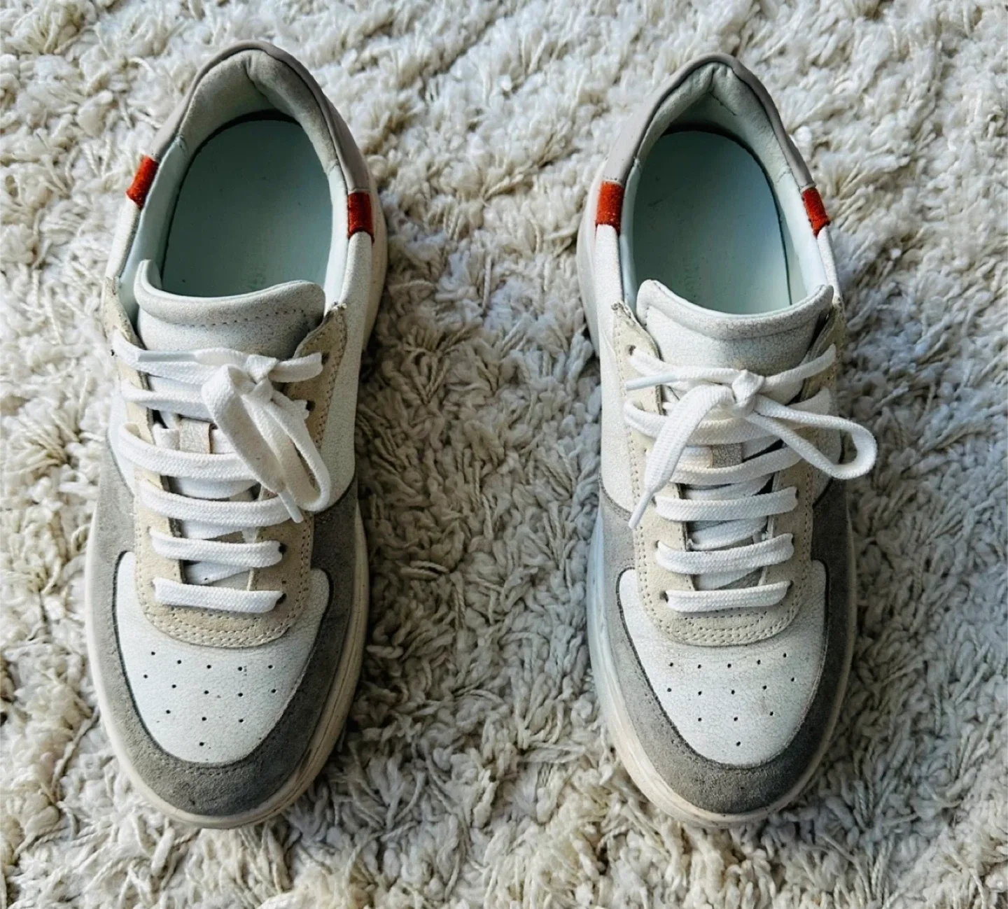 Alex Arigato Sneaker ~ women’s size 8