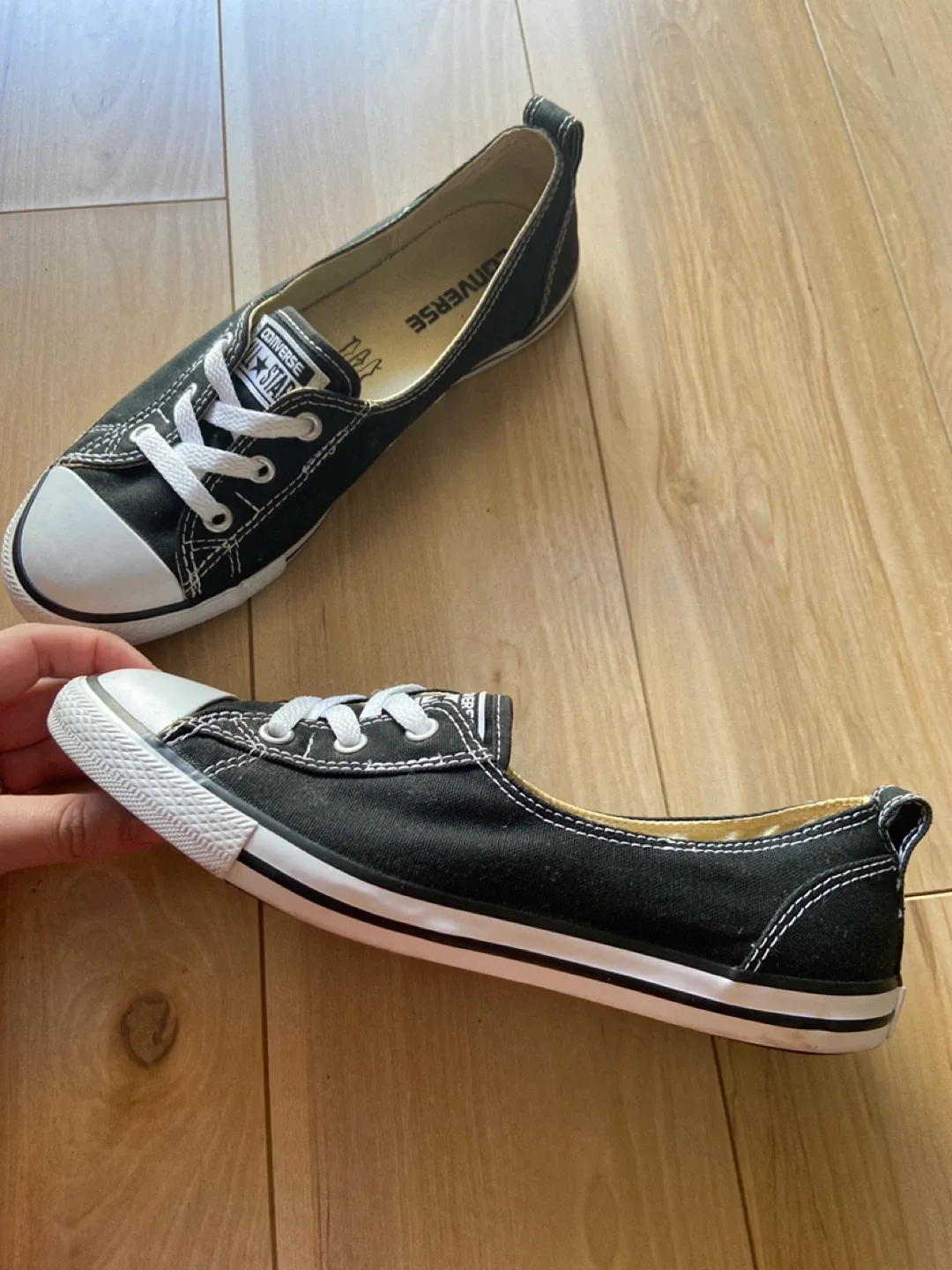 Converse sneakers. Ballet Lace - Black, Size 8 image indicator(2)