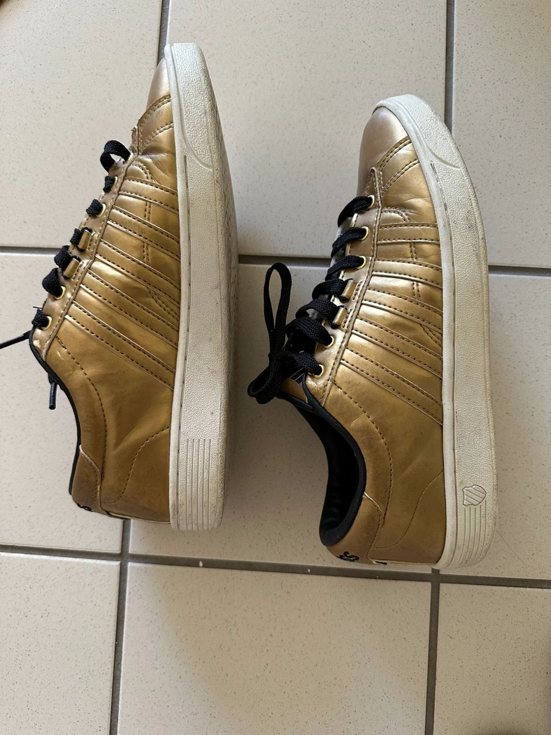K-Swiss Gold Leather Sneakers ~ women’s size 8 - photo 2