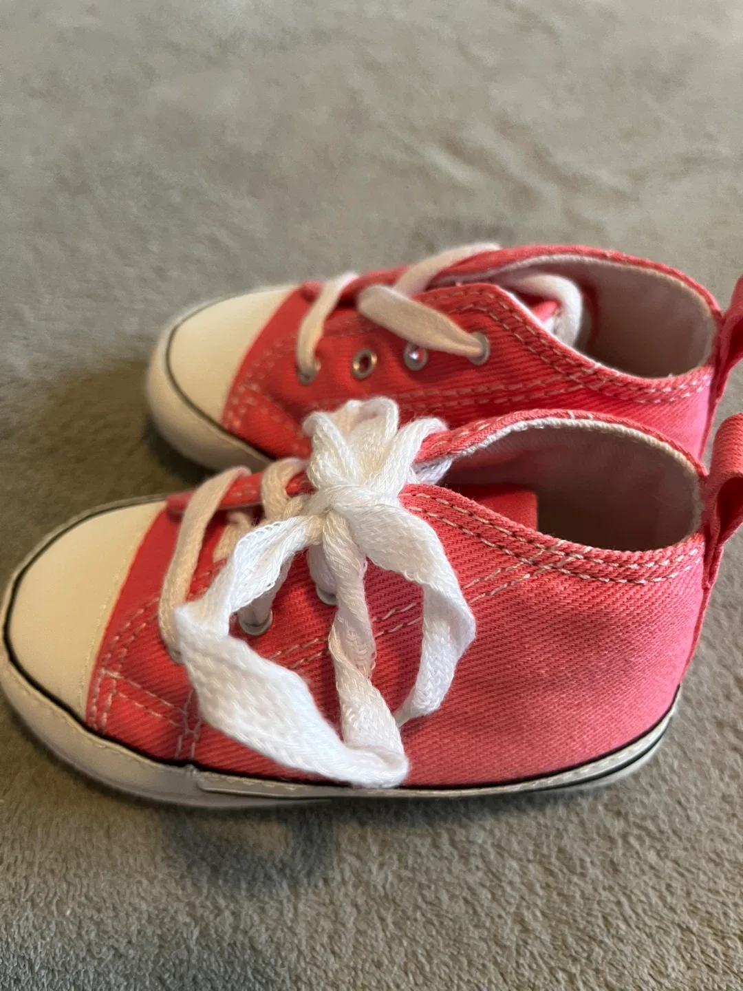 Converse All Star Baby Shoes - Size 4 image indicator(2)