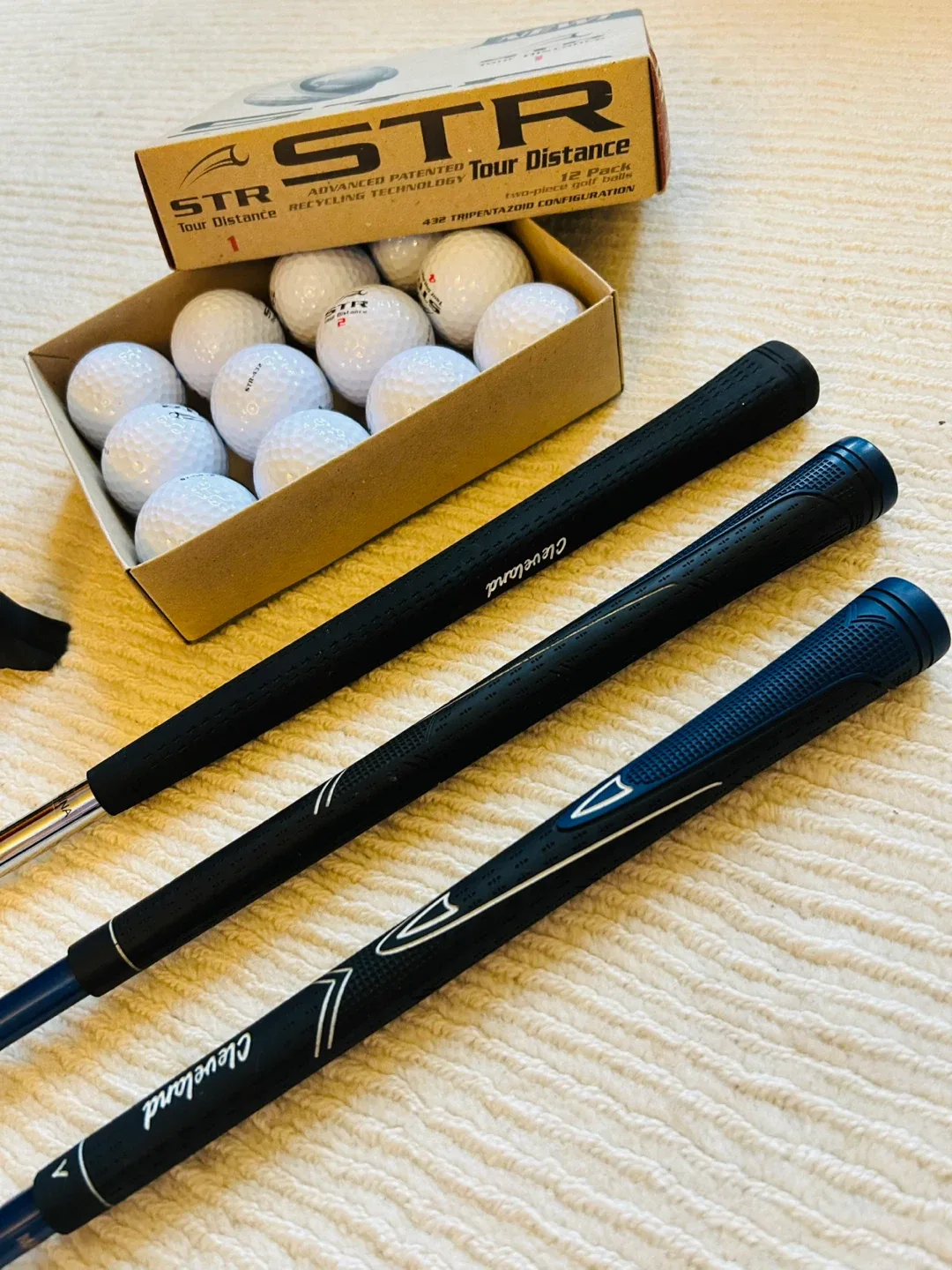 Cleveland CGJ 3 Club Junior Golf Set Ages 4-6 (RH, 36-43" tall) image indicator(10)