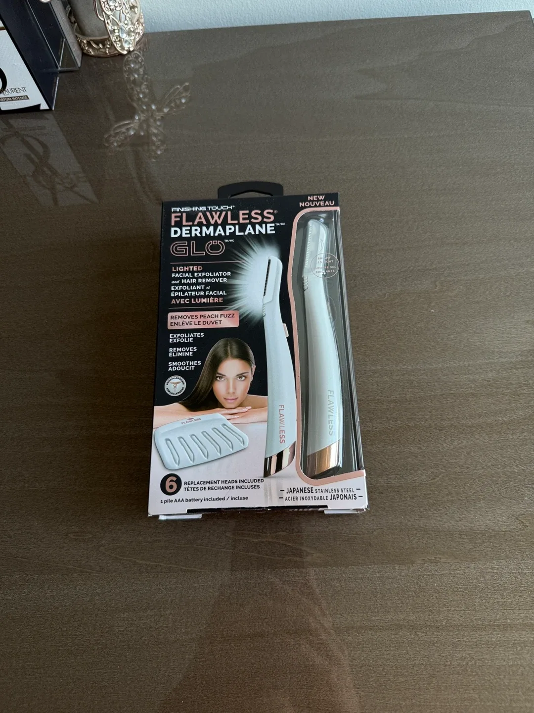 New Finishing Touch Flawless Dermaplane Glo thumbnail