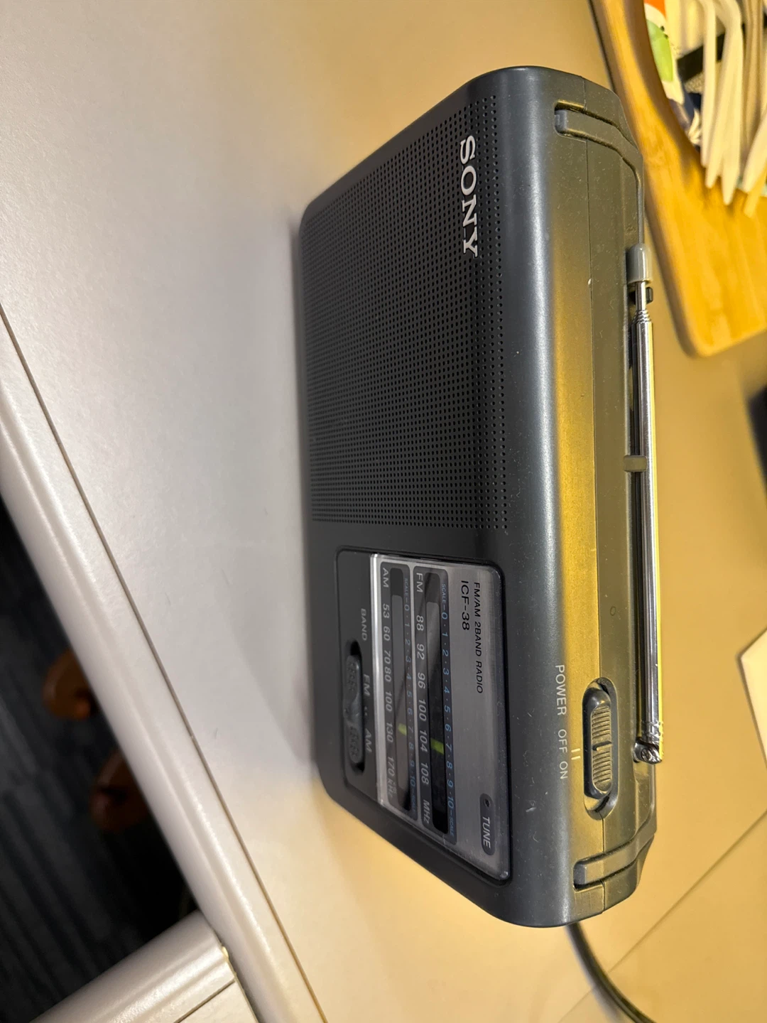 Sony ICF-38 FM/AM Radio - photo 2