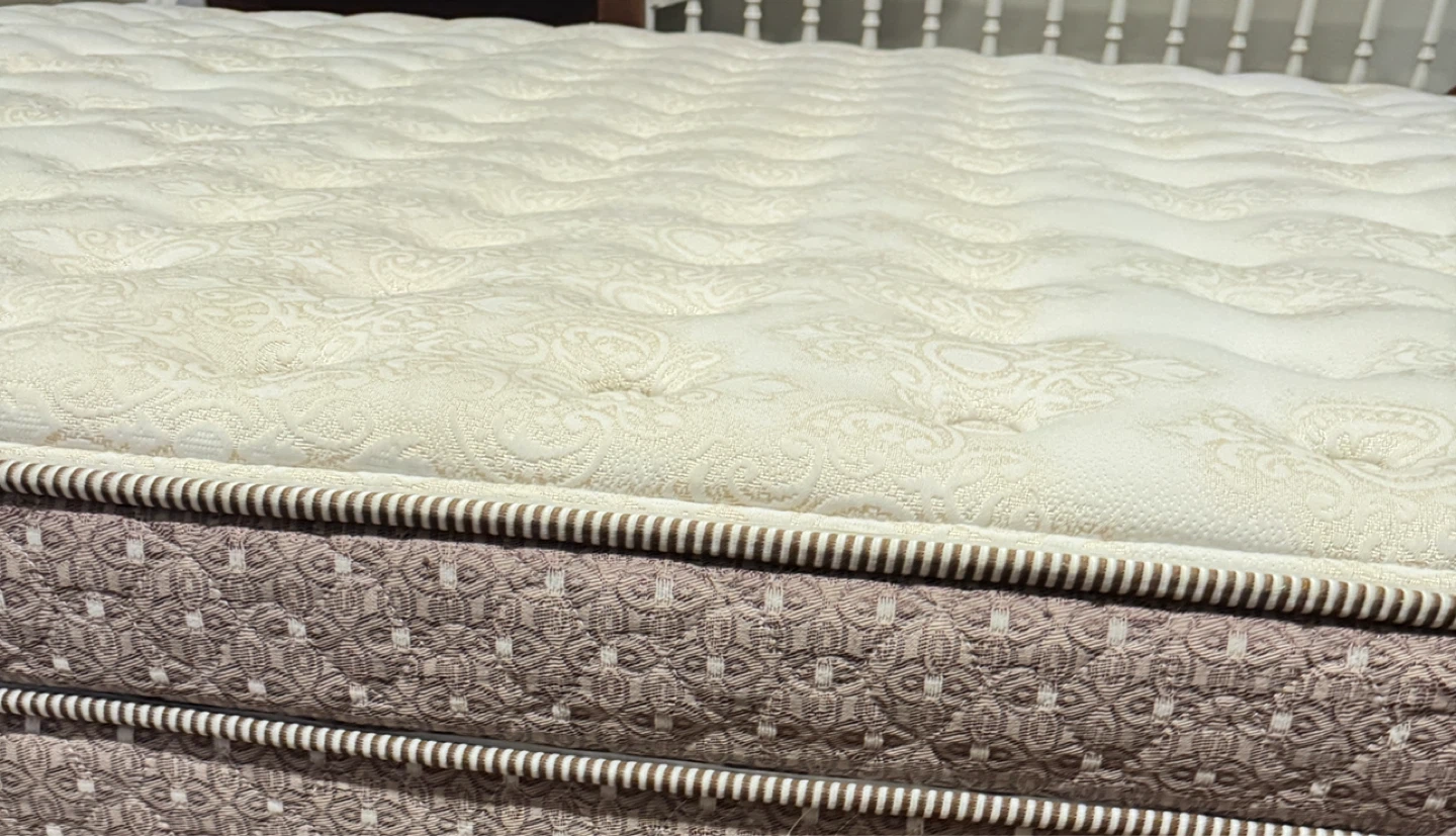 King size mattress with box springs - photo 2