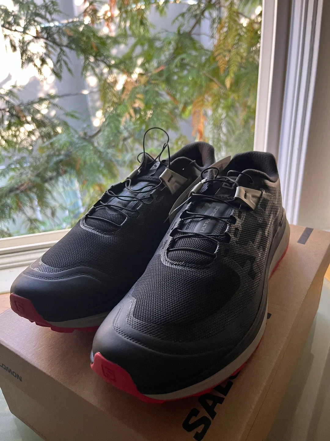 Salomon Ultra Glide Trail Running Shoes - Black/Cherry Size 12 image indicator(2)