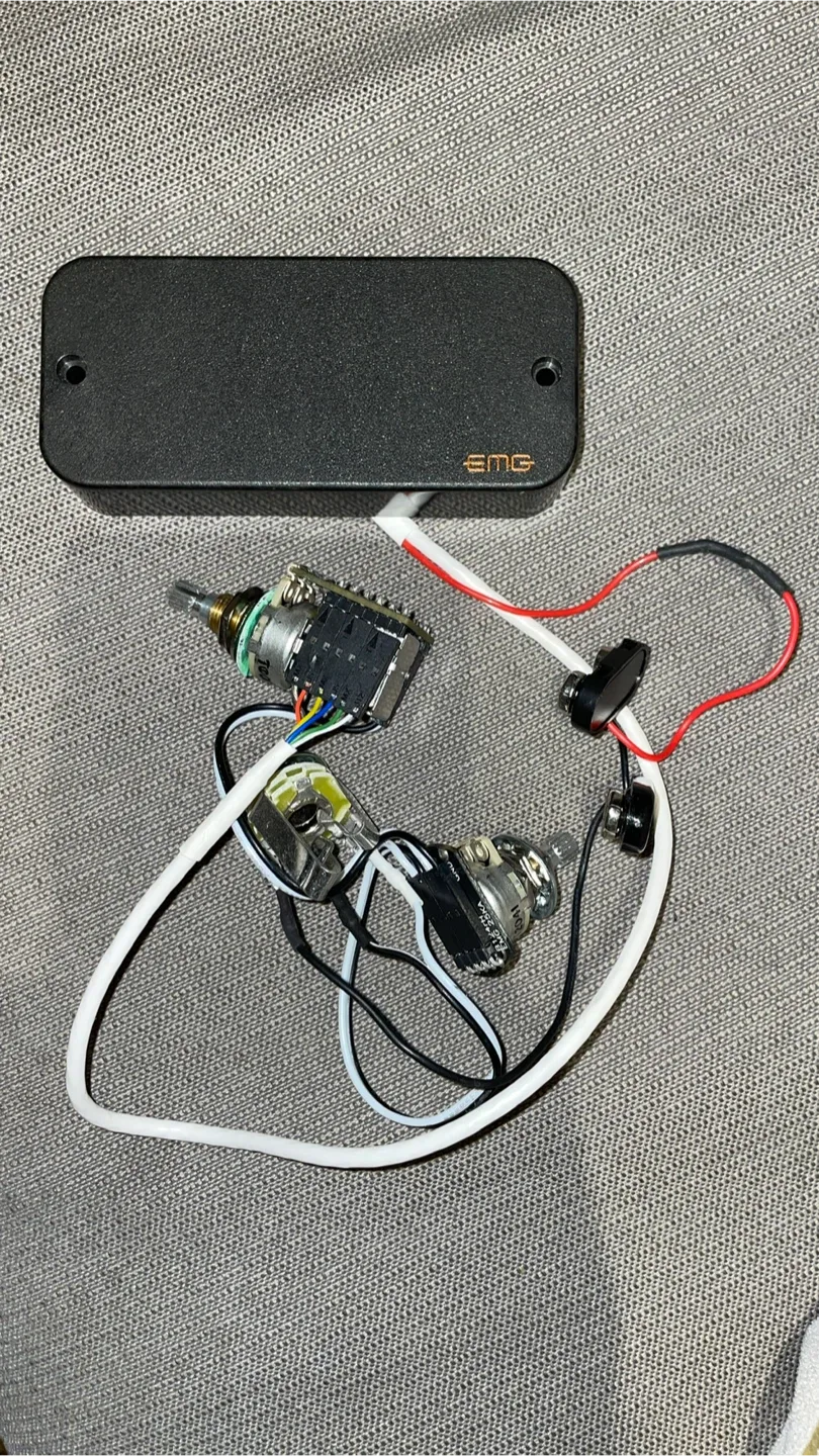 EMG TBTW Bass Pickup + Harness image indicator(3)