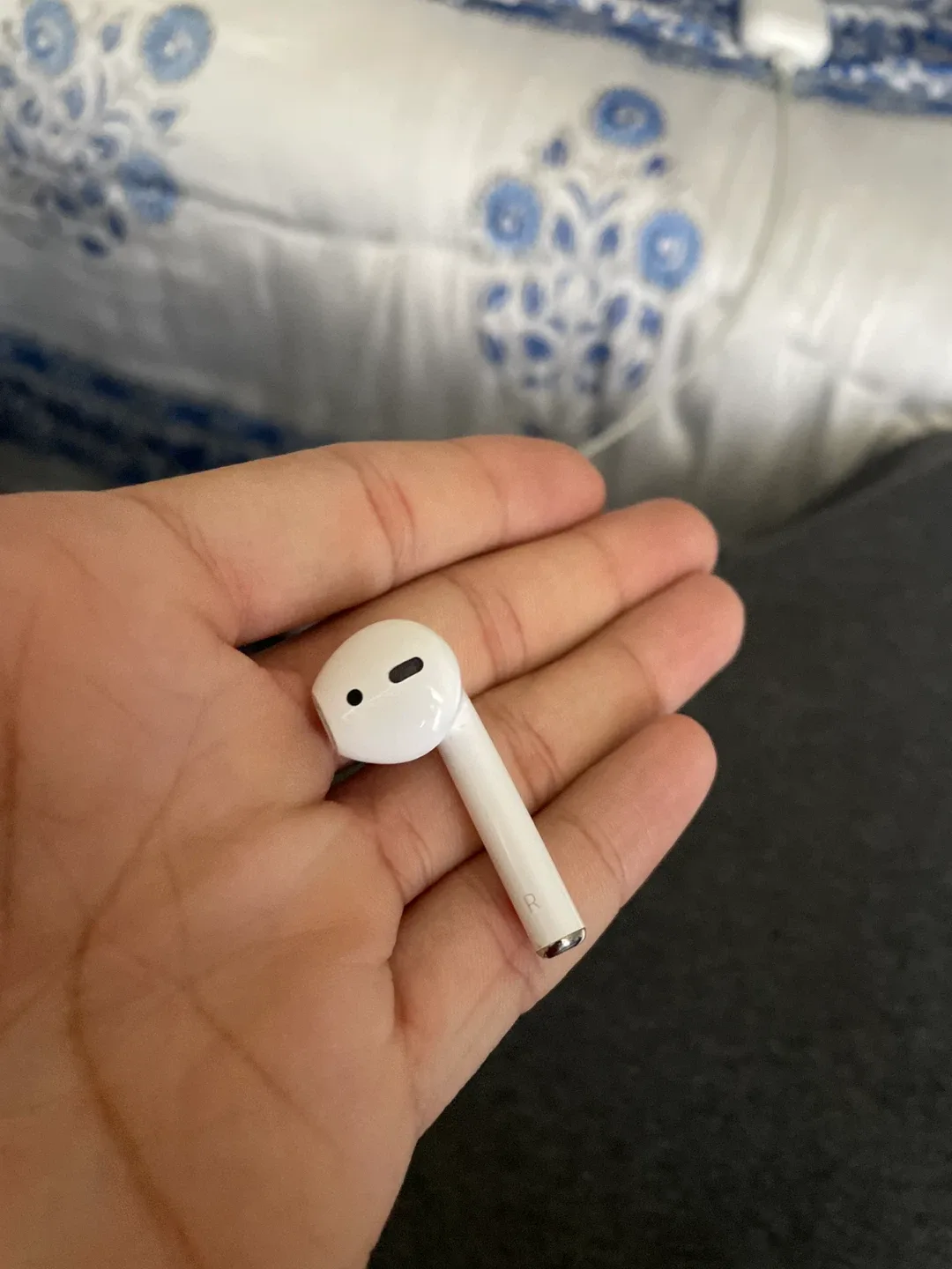 Apple AirPods (1nd generation) image indicator(3)