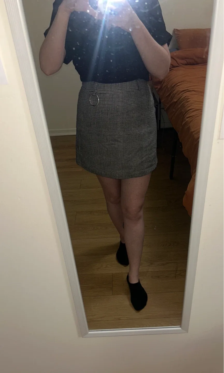 Plaid Mini Skirt - Size 6 image indicator(2)