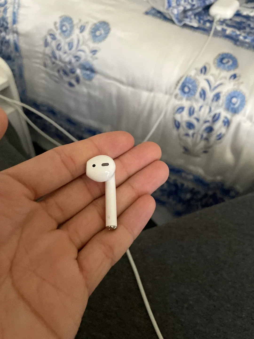 Apple AirPods (1nd generation) image indicator(3)