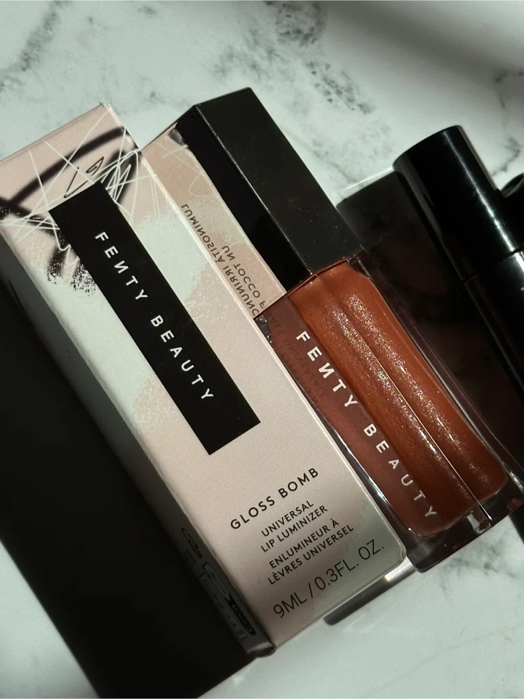Fenty Beauty Gloss Bomb & Hella Thicc Mascara image indicator(3)