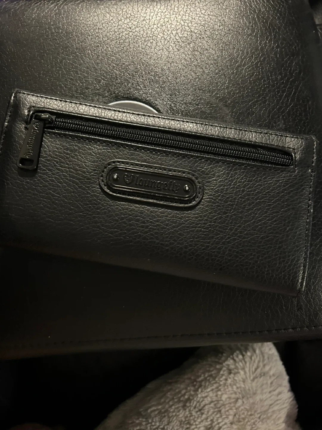 Loungefly Black Skull Wallet image indicator(2)