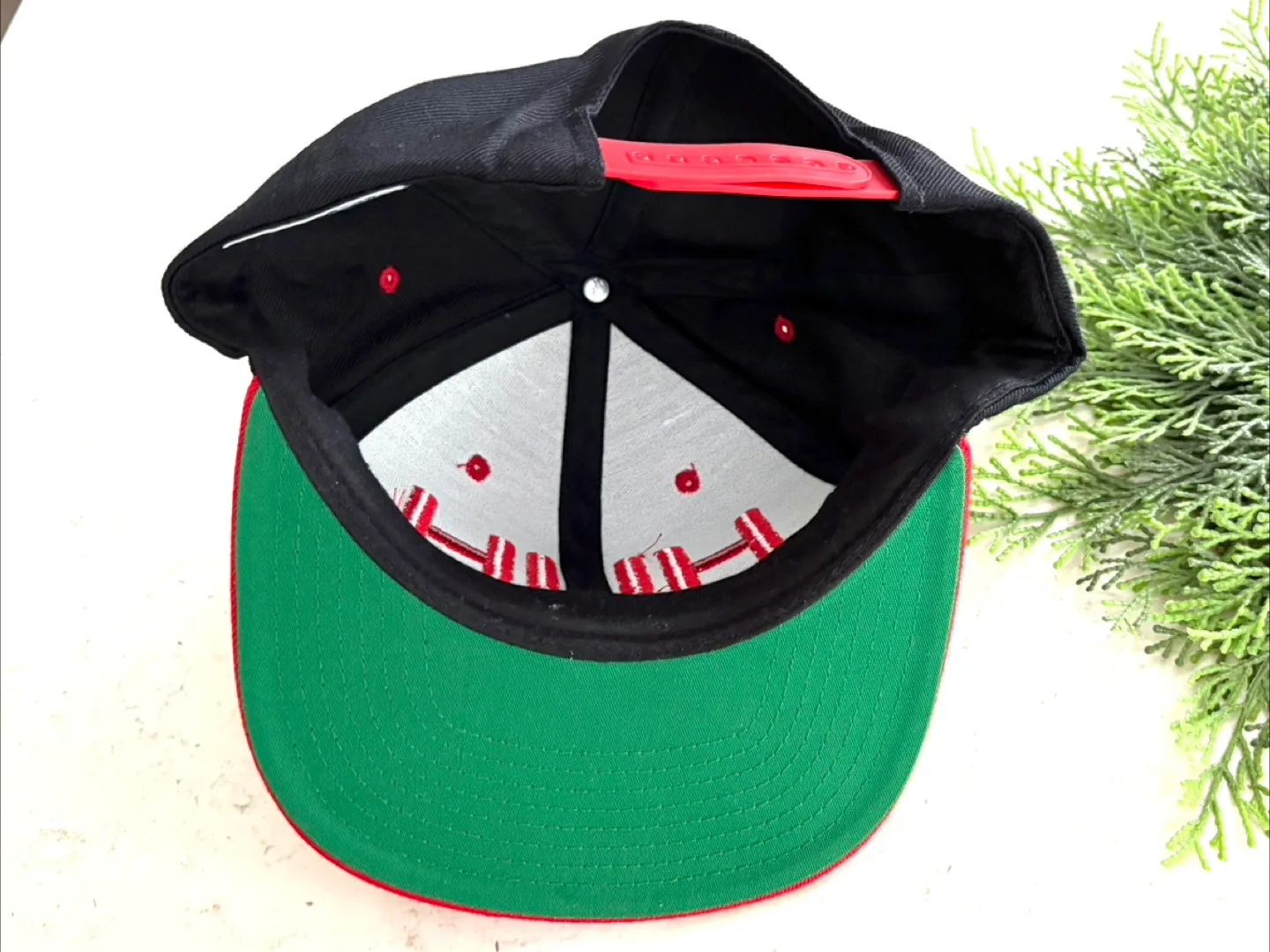 HUH Black & Red Snapback Hat 🧢 - New image indicator(3)