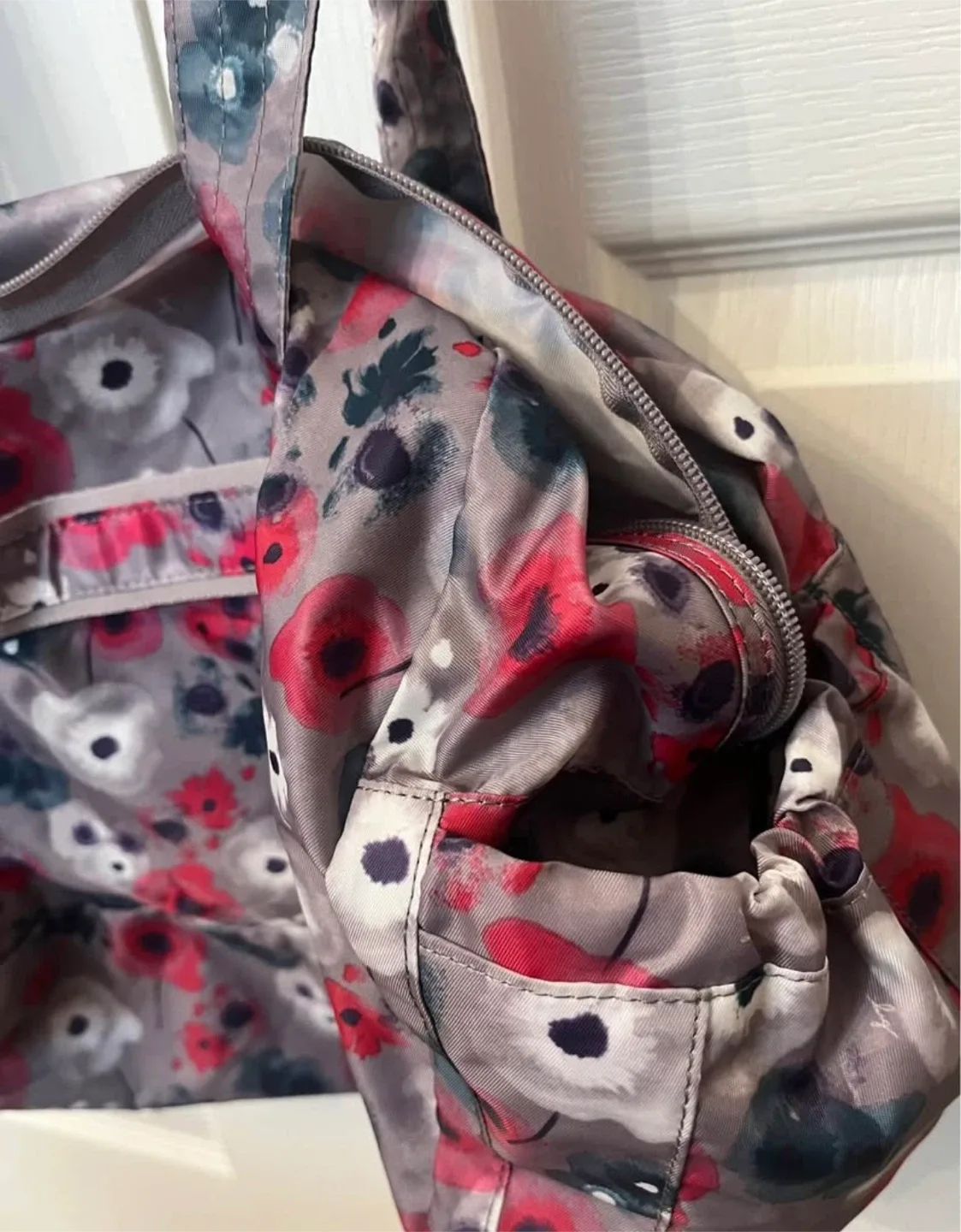 Lug Floral Print Carry-All Bag image indicator(7)