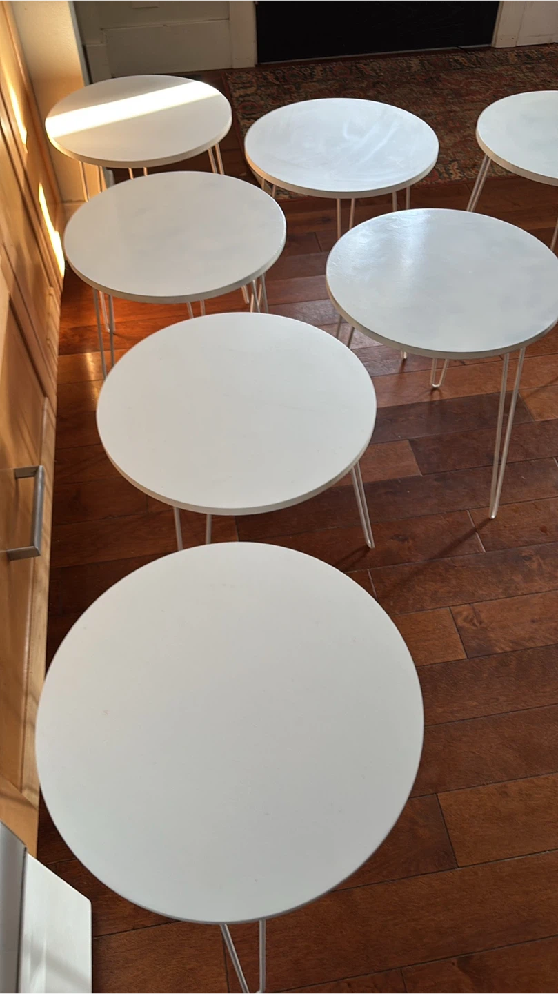7 White Round Side Tables with hairpin metal legs - photo 2