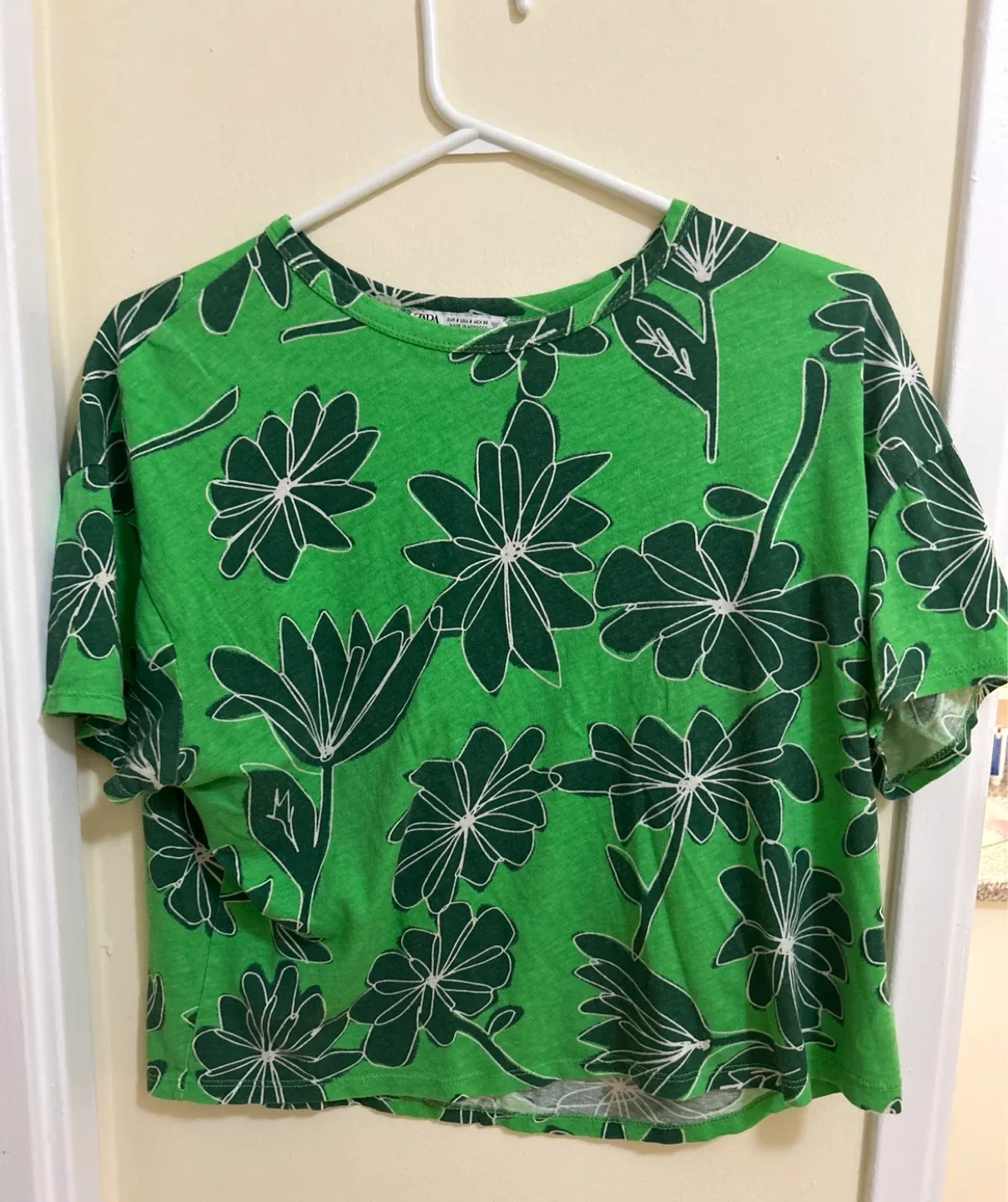 Zara Green Floral Print Top - Size S thumbnail