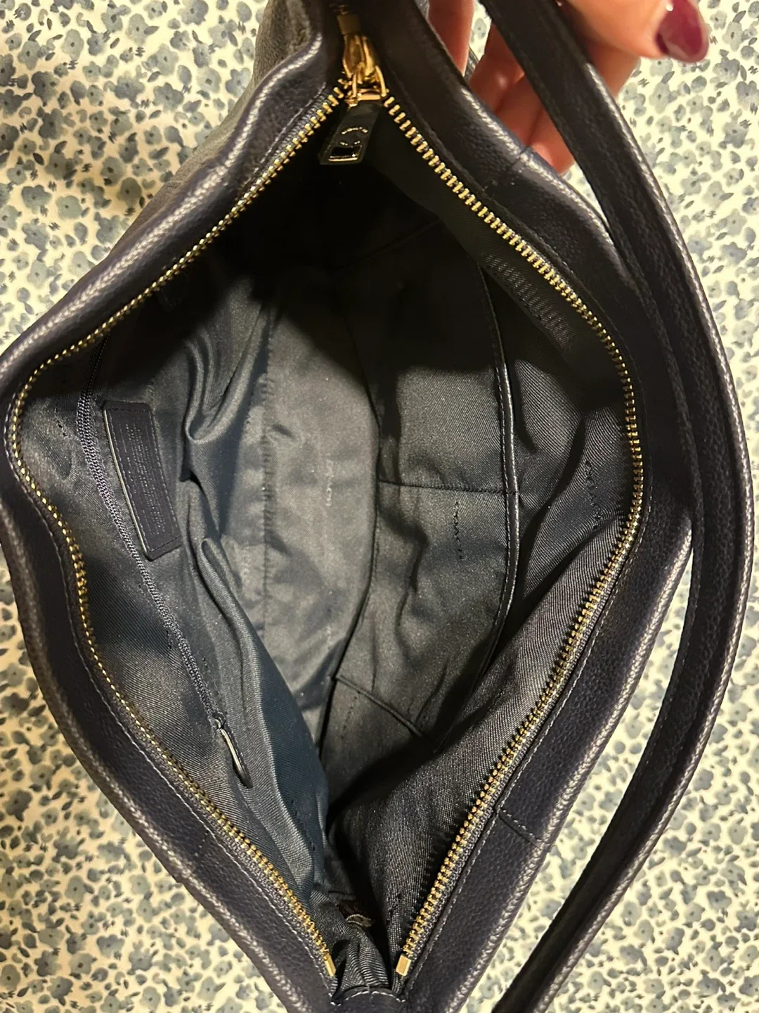 Coach Leather Shoulder Bag image indicator(5)