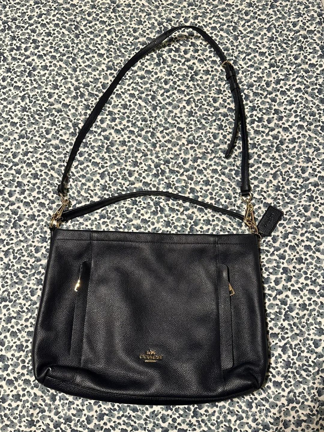 Coach Leather Shoulder Bag image indicator(3)