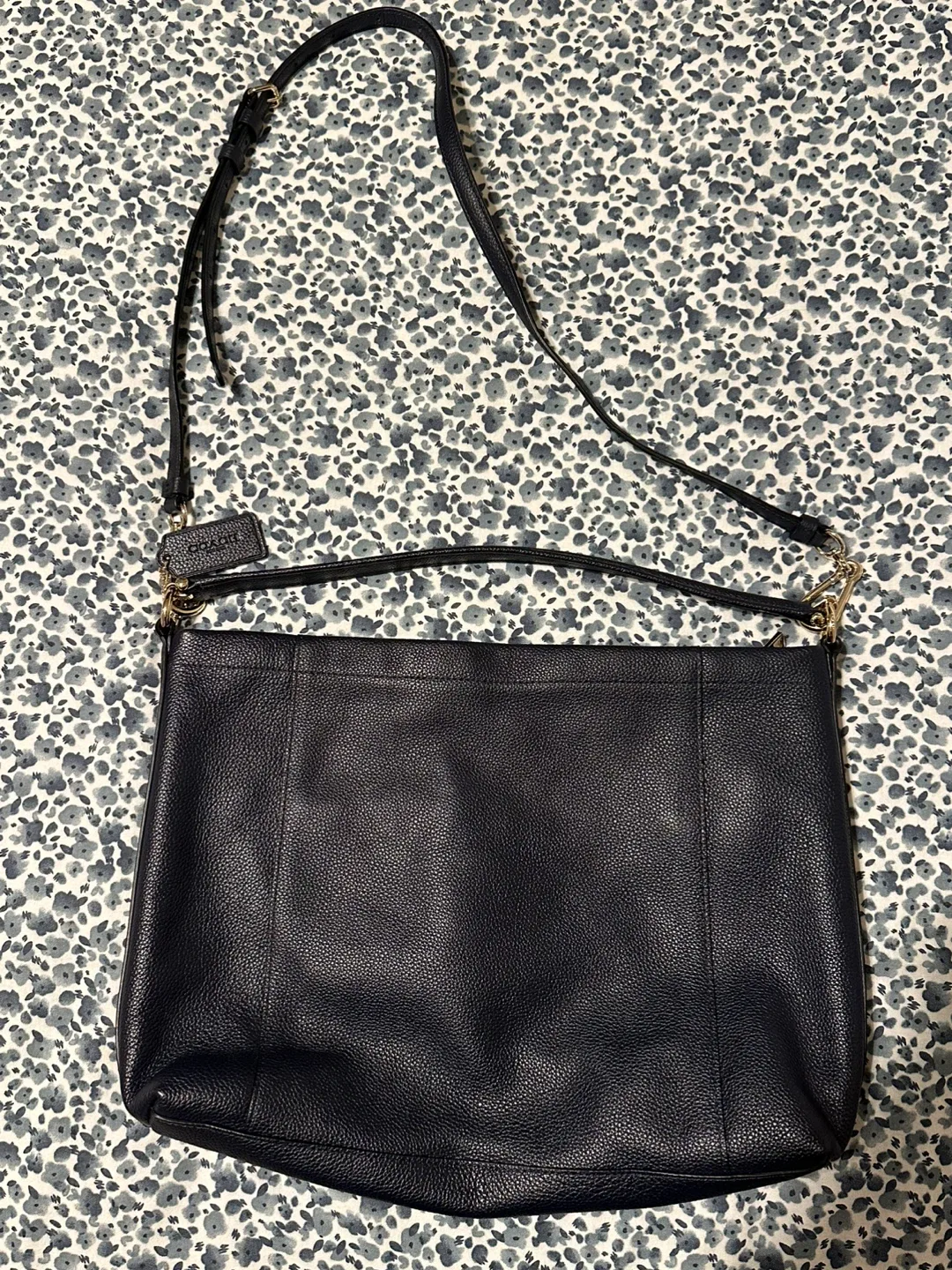 Coach Leather Shoulder Bag image indicator(4)