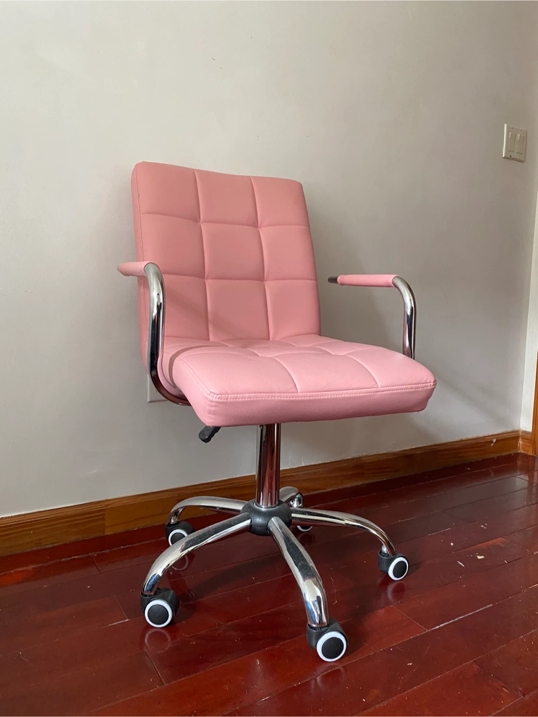 Pink Office / desk Chair
