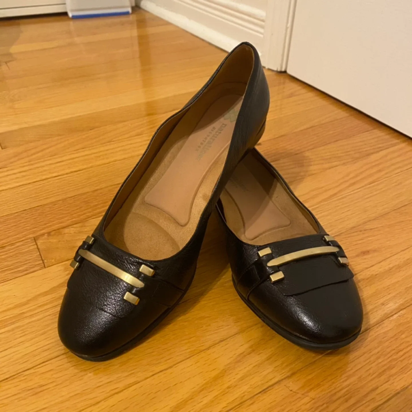 Naturalizer Black Leather Flats thumbnail
