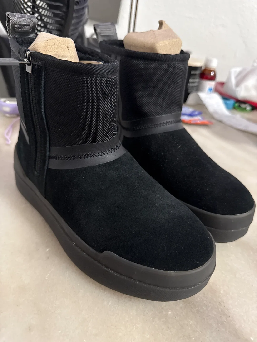 UGG Women's Droplet Black Boots, Size 8 image indicator(3)