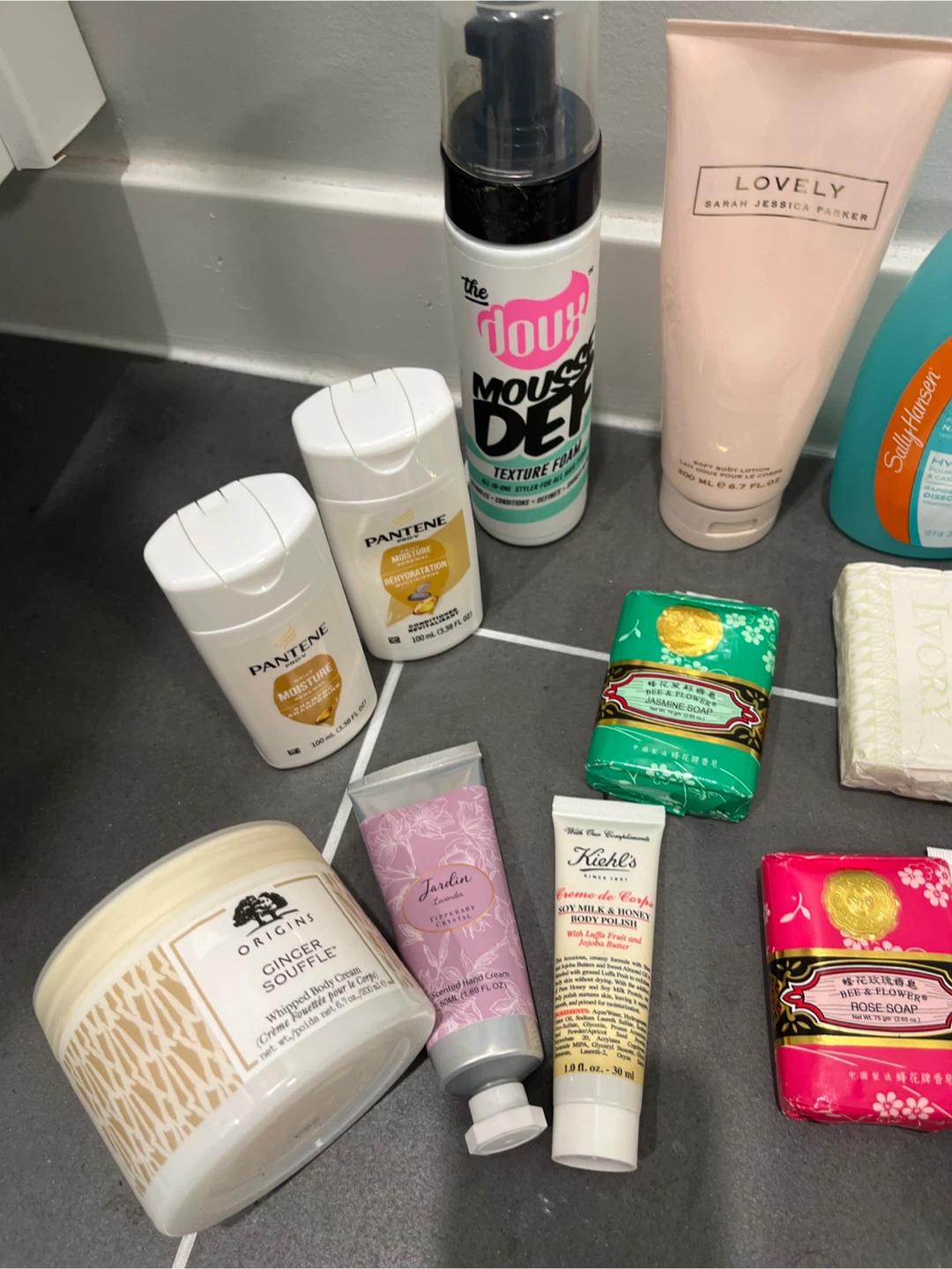 Assorted Beauty Products Bundle - photo 2
