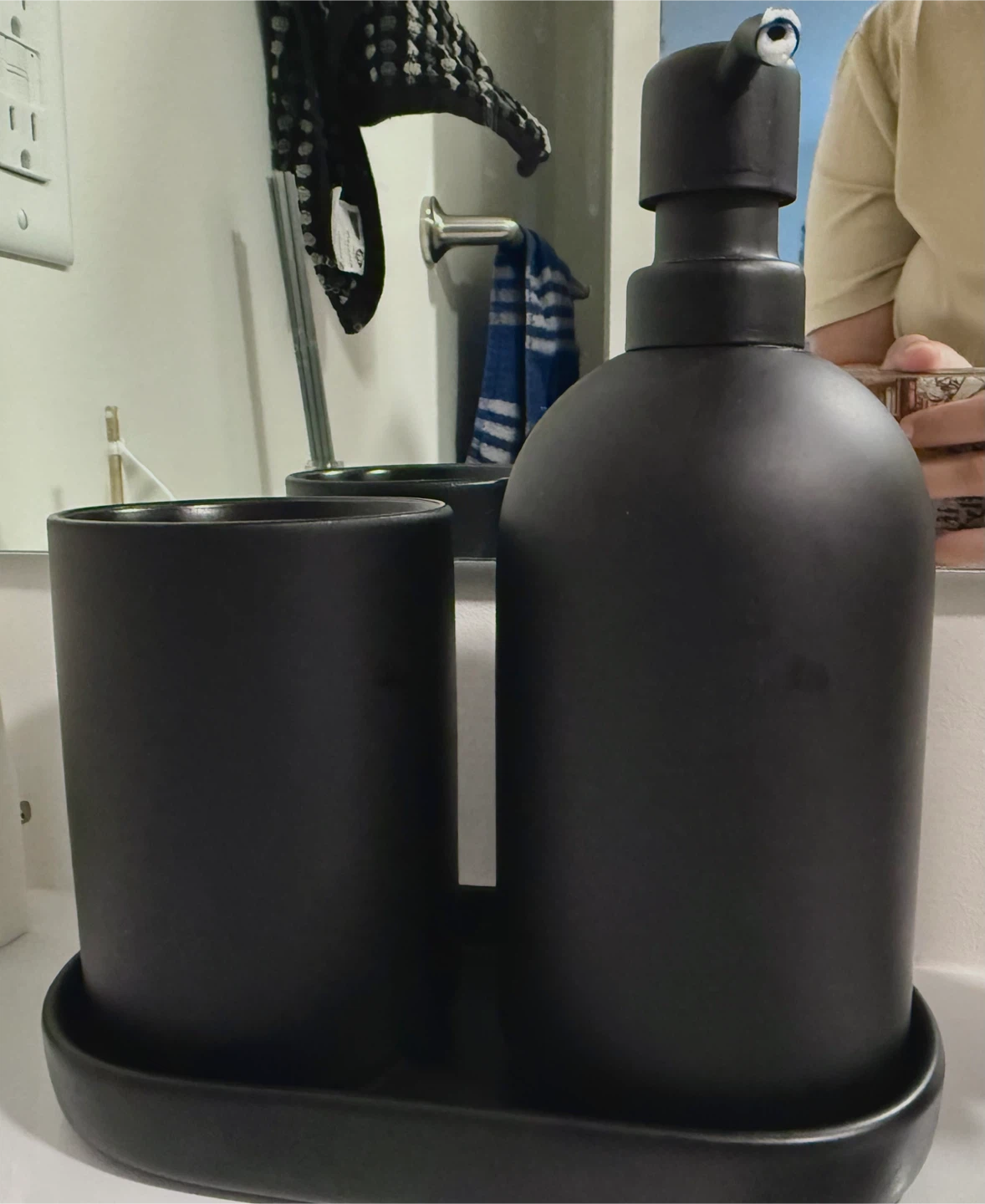 3-Piece Black Bathroom Set - photo 2