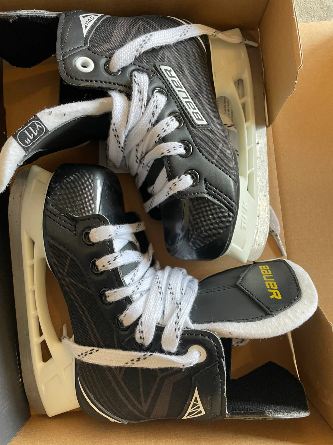 Bauer Supreme S140 Youth Ice Skates - Size YTH 11.0