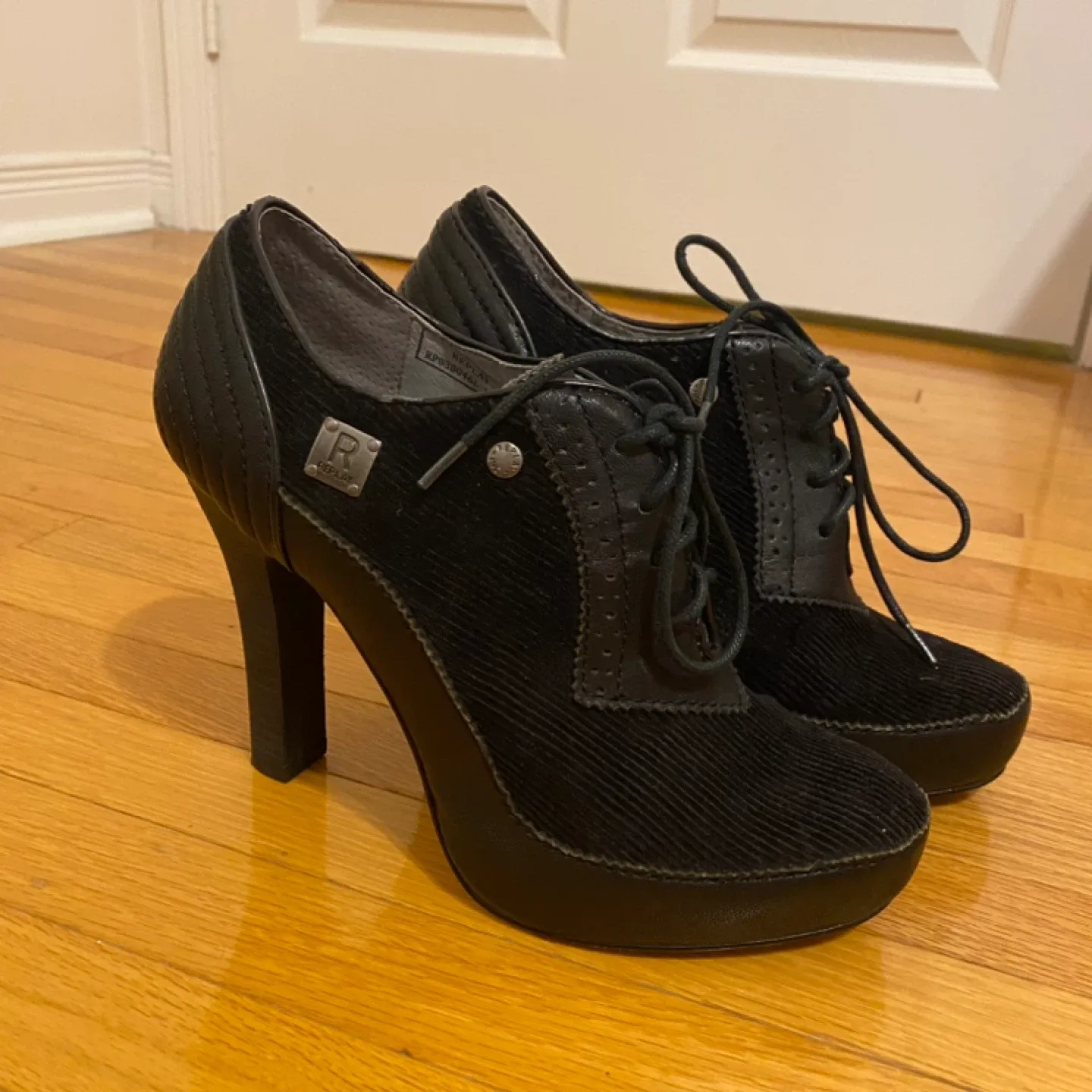 Lace up front Oxford Black pumps thumbnail