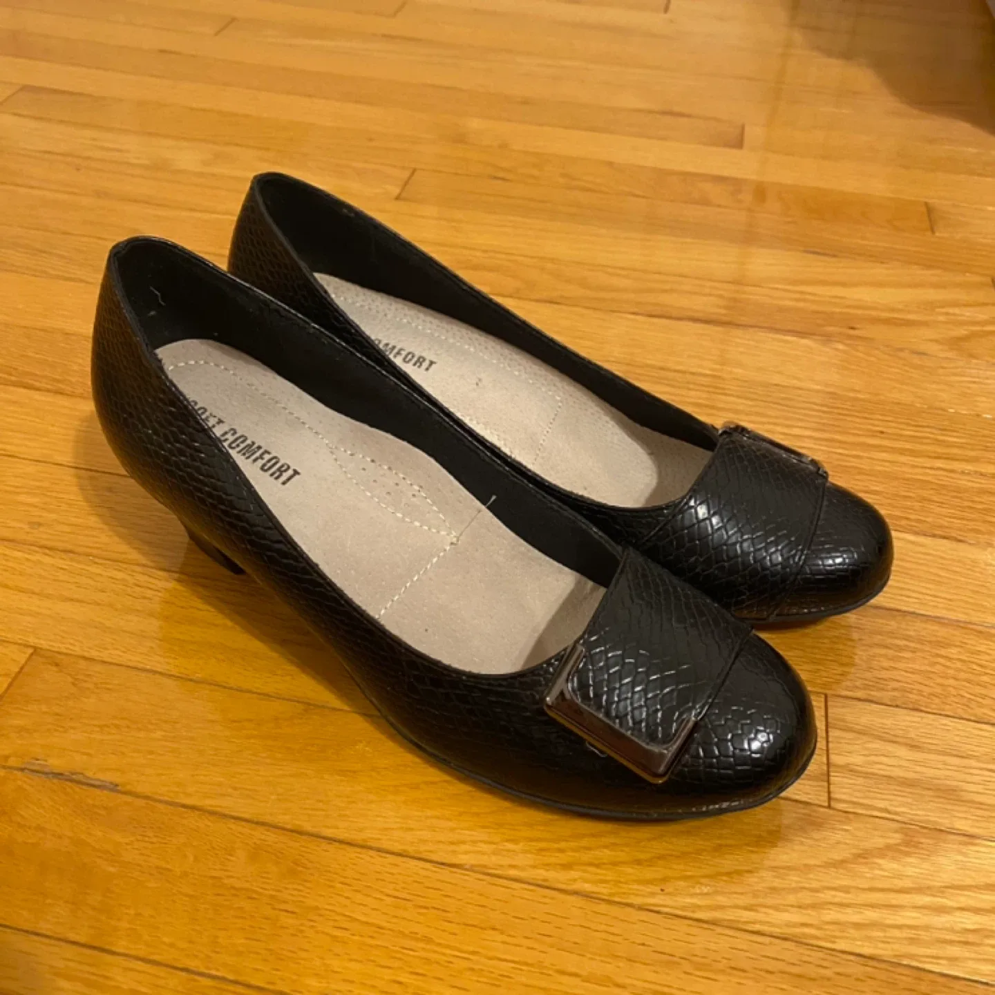 Soft Comfort Black Heels - Size 9 thumbnail