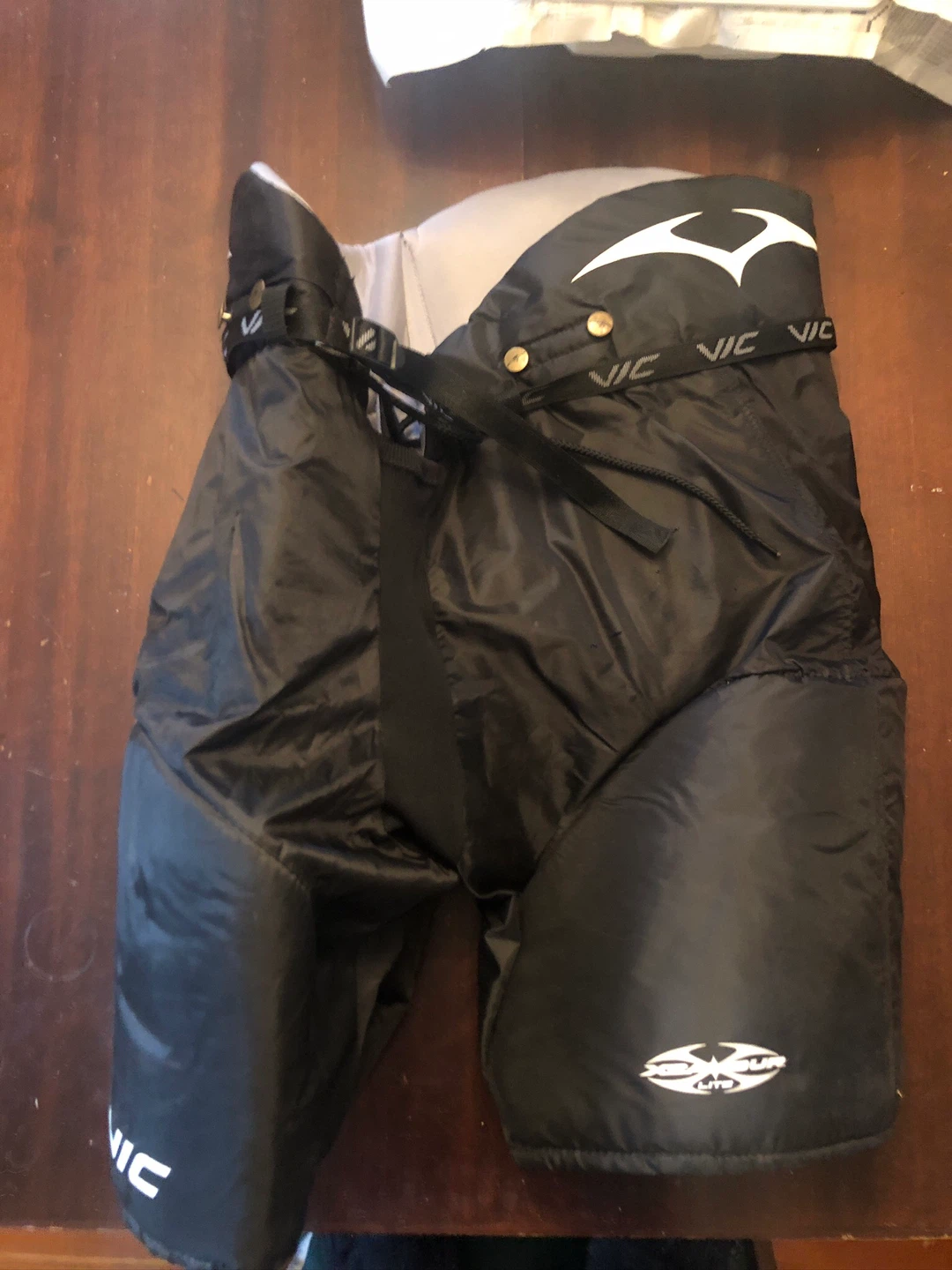 Boys/Men’s  Hockey Pants. XL Vic. 45” waist. - photo 3
