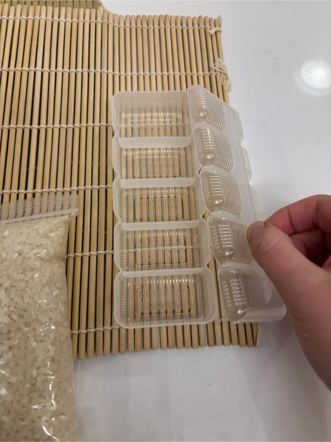 Sushi Making Kit: 2 bamboo mats, nigiri/oshi press & sushi rice image indicator(5)