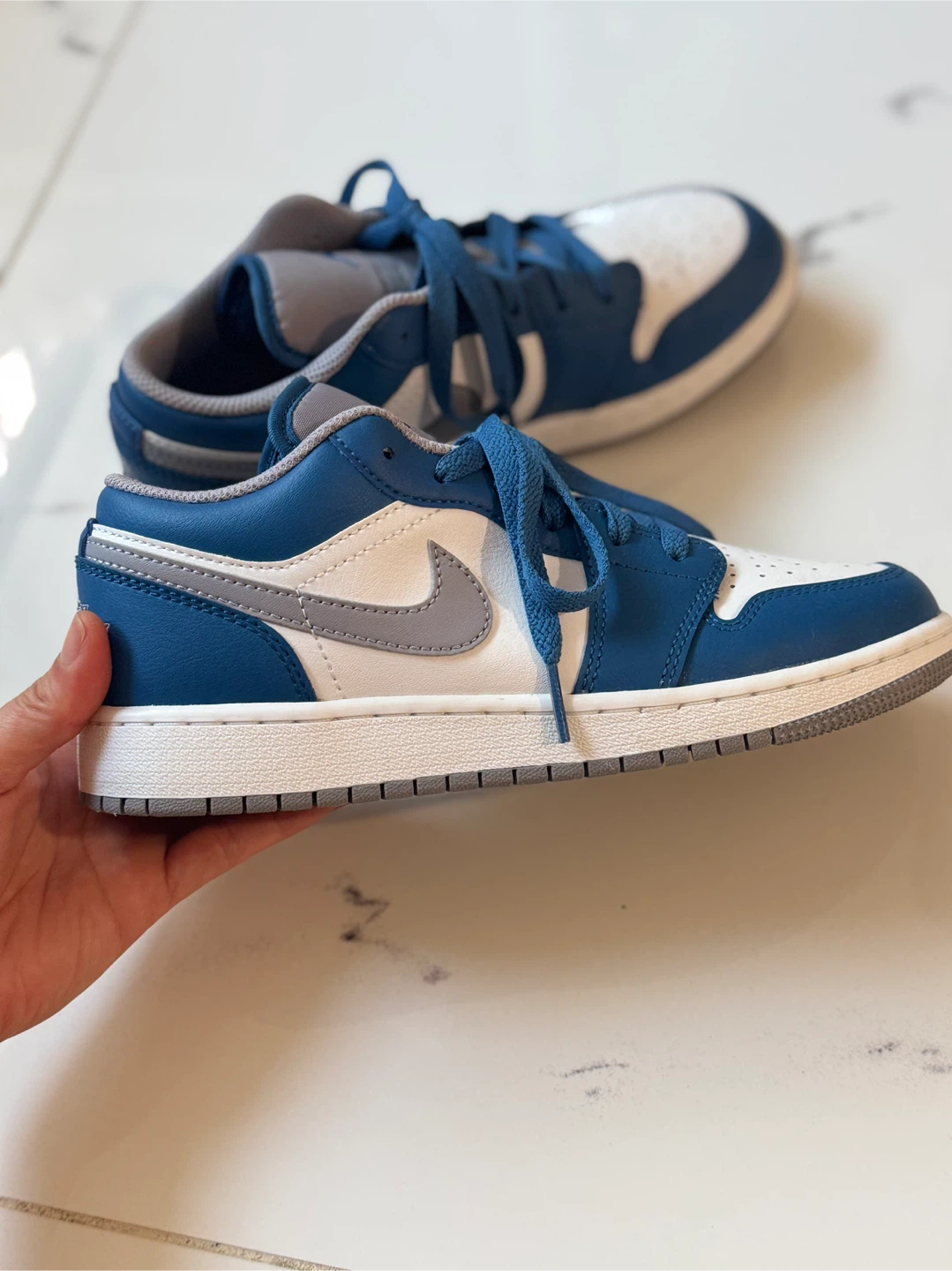 Jordan 1 Low Blue/White size 4.5y for kid and 6.5 for women - photo 3