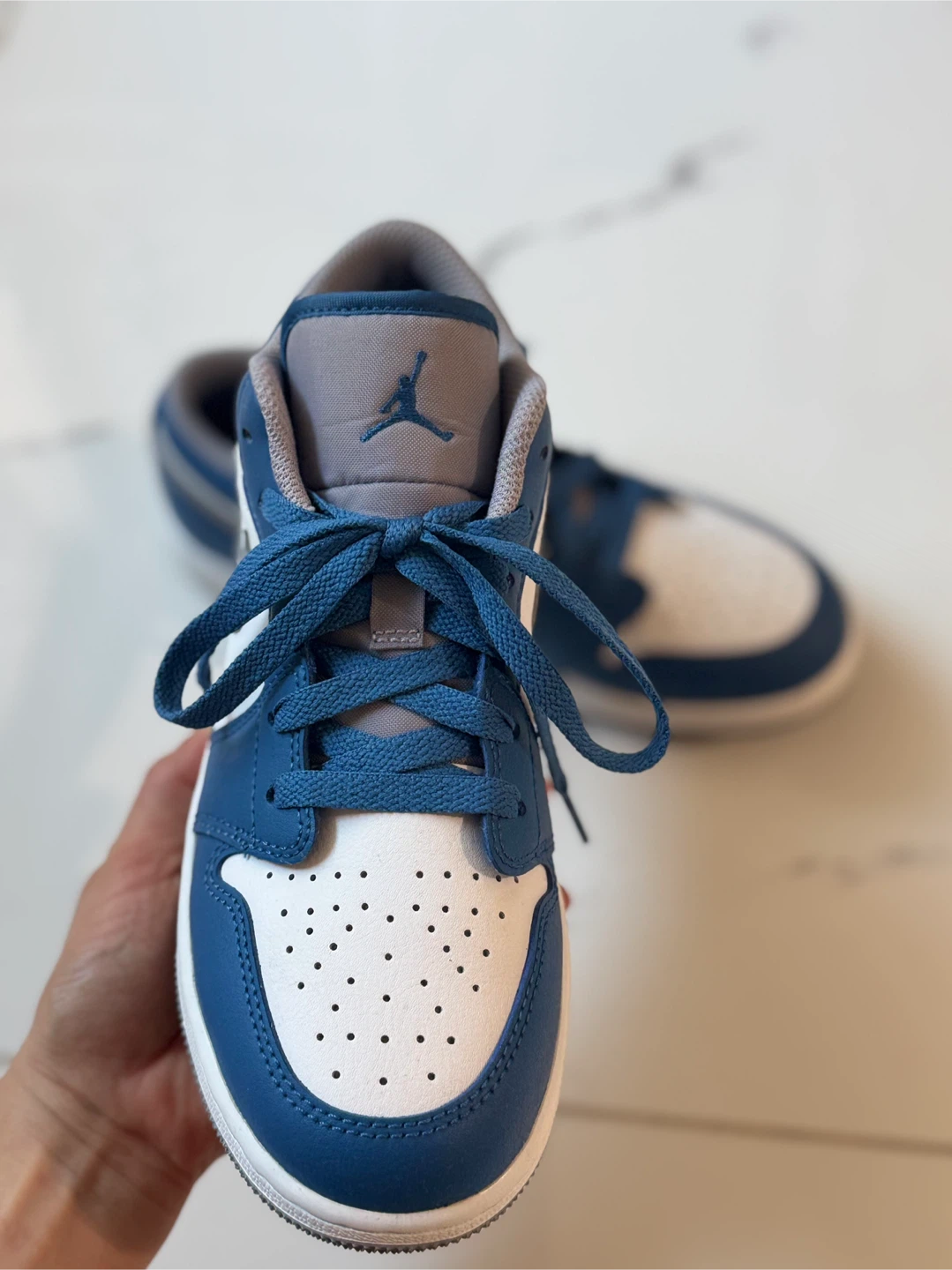 Jordan 1 Low Blue/White size 4.5y for kid and 6.5 for women - photo 5