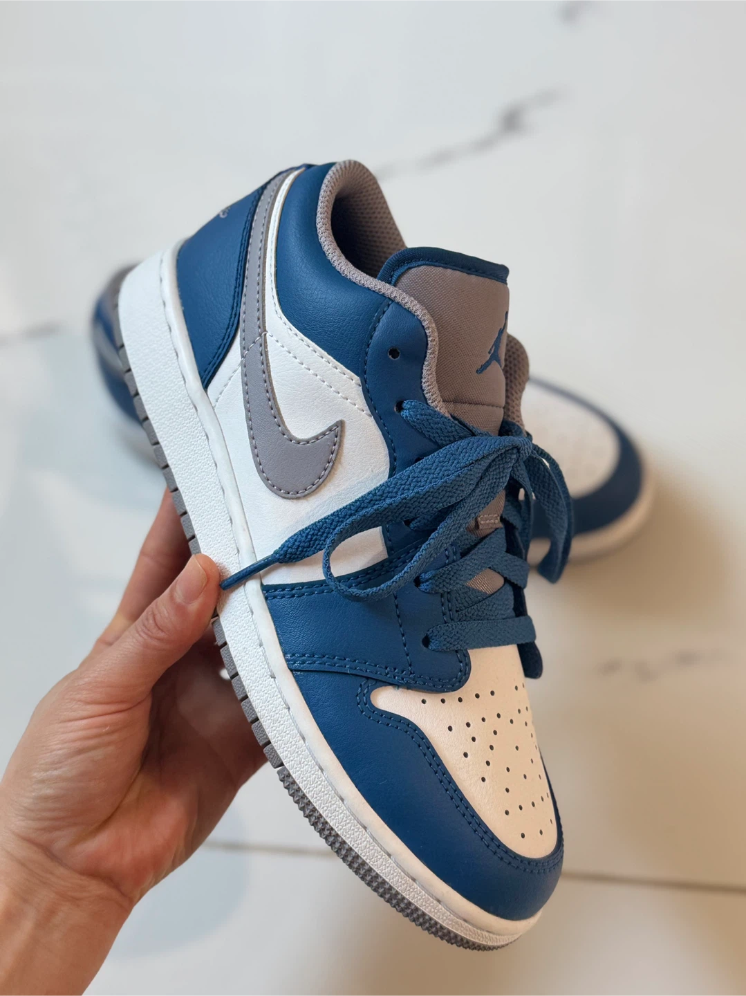 Jordan 1 Low Blue/White size 4.5y for kid and 6.5 for women - photo 4