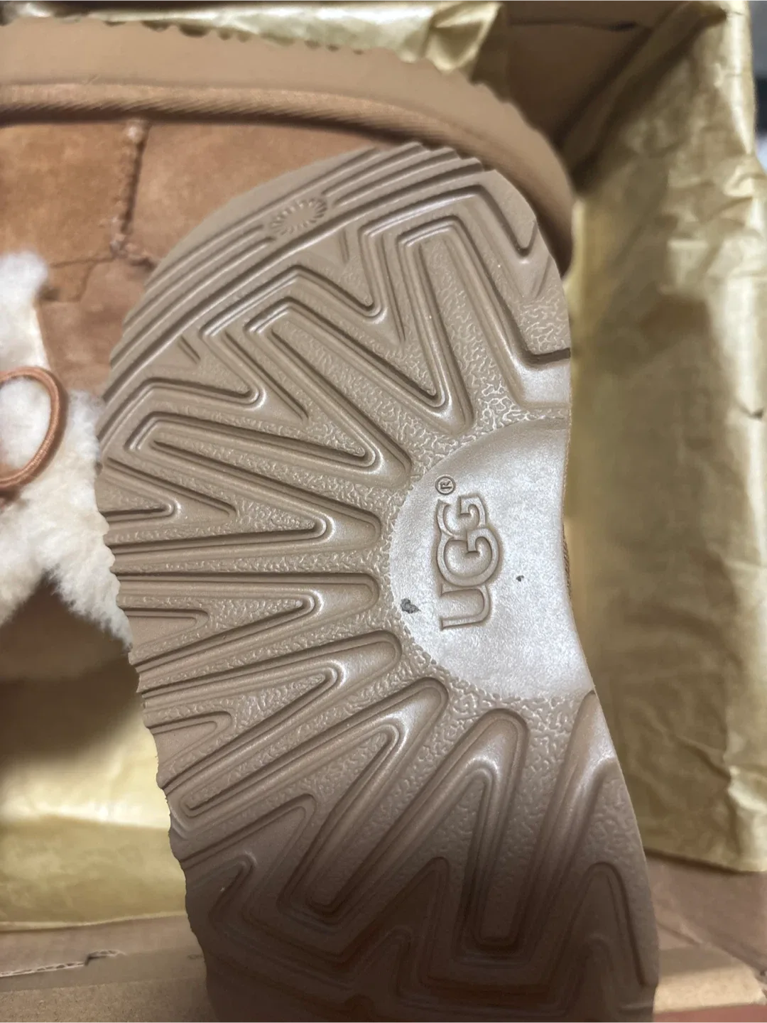 UGG T Bailey Button II Boots - Size 7 image indicator(2)