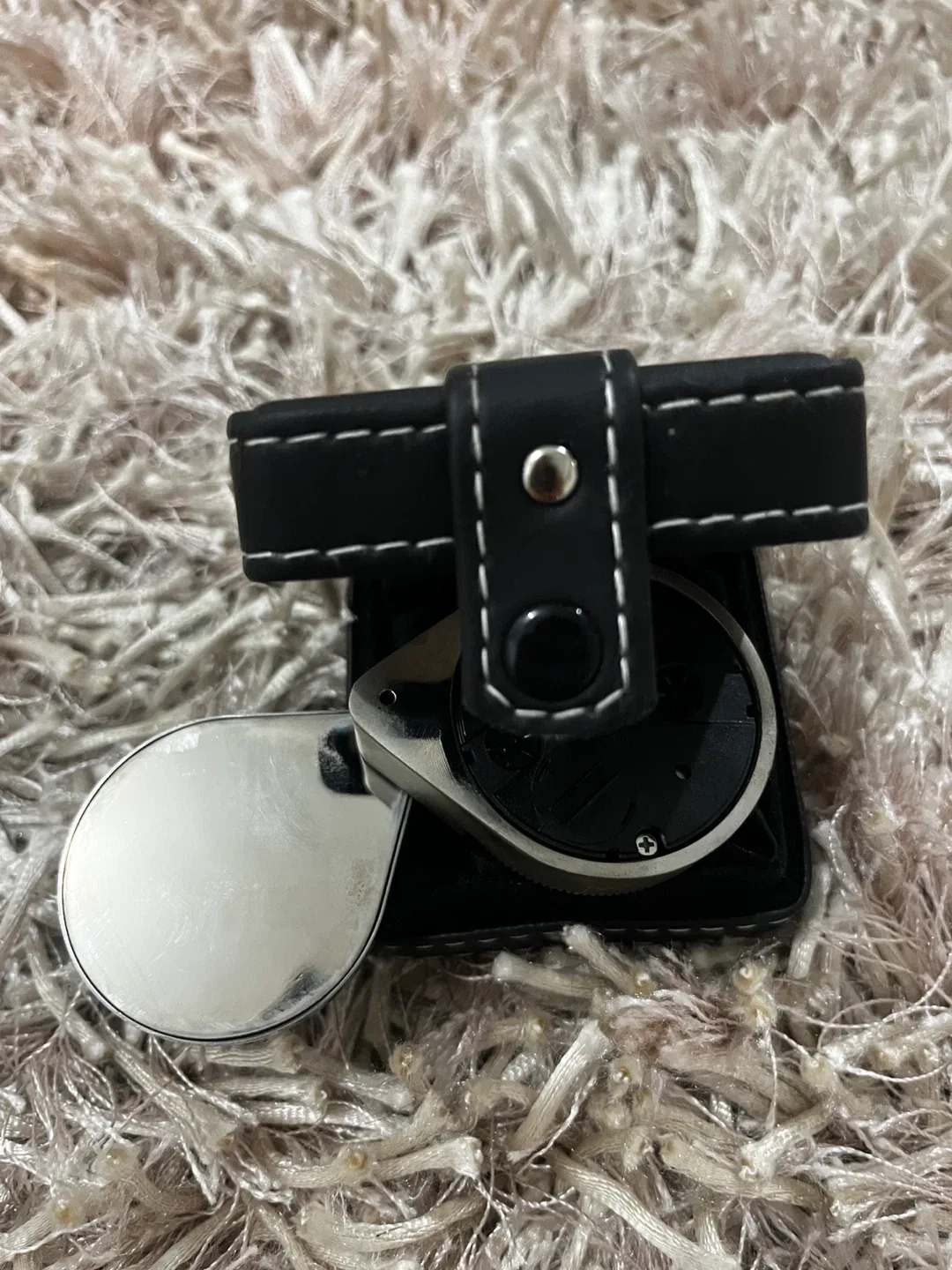 Journey Pocket Watch with Magnifier image indicator(3)