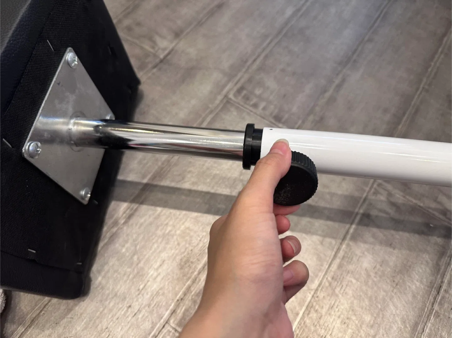 Adjustable Manicure Pedicure Footrest Stool image indicator(4)