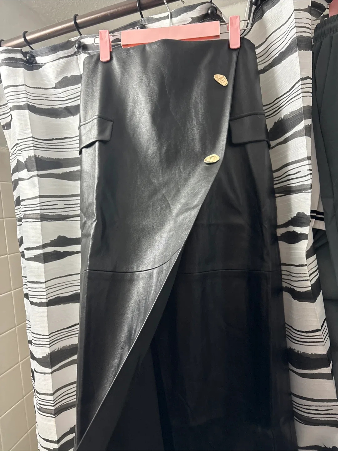 COMMENSE Black Faux Leather Skirt New image indicator(8)