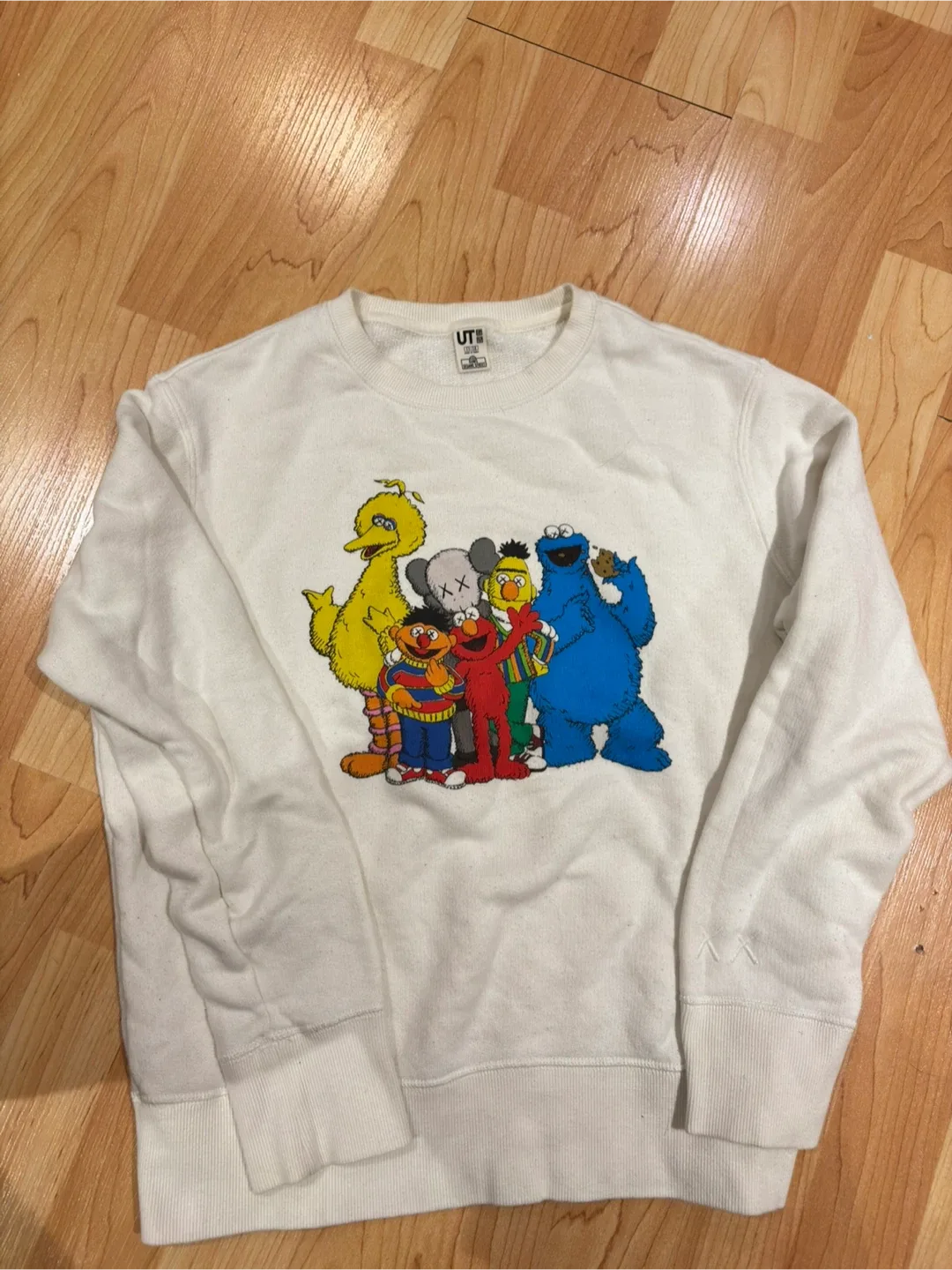 Uniqlo UT x Sesame Street Kids' Sweatshirt (11-12 yrs) image indicator(2)