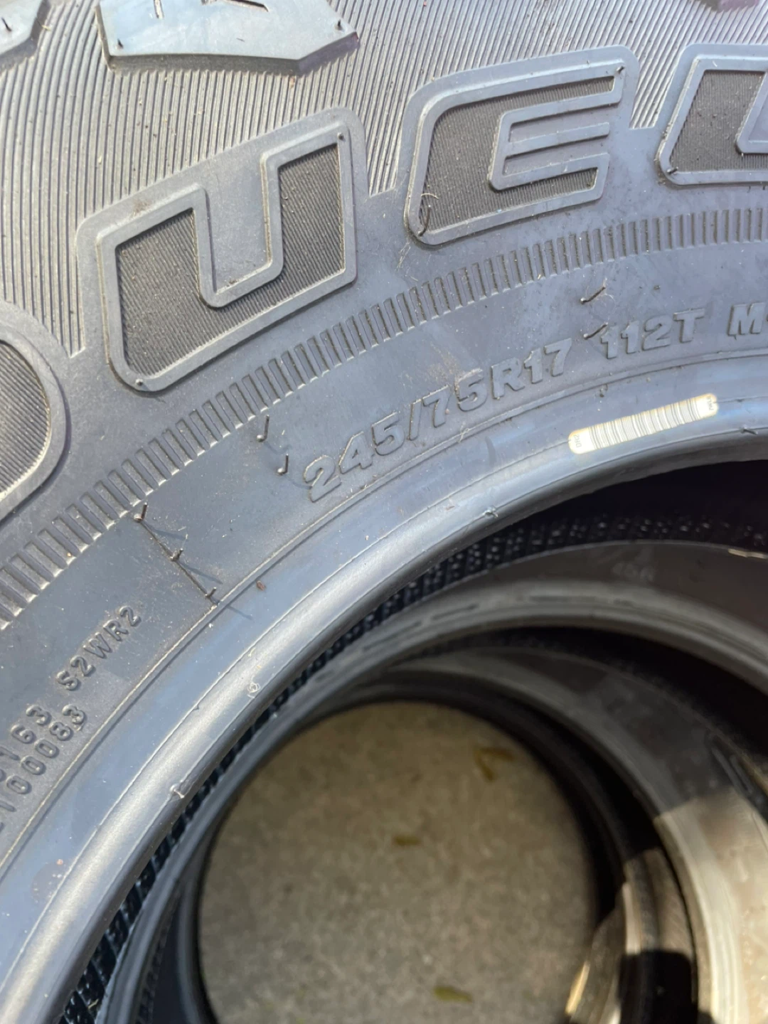 Bridgestone Dueler A/T Tire Set - 245/75R17 & 255/70R18 - photo 2